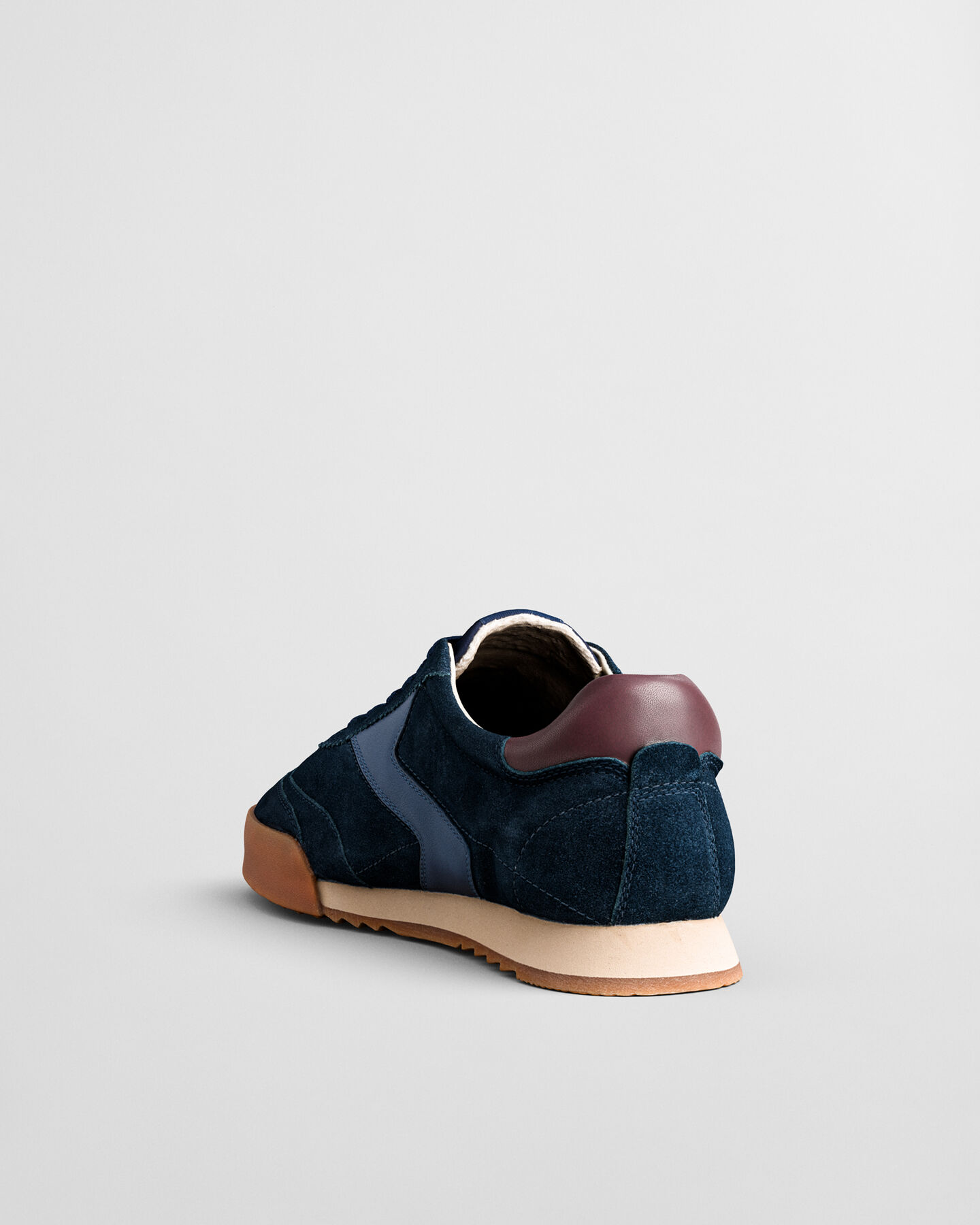 Baskets en daim Baylle