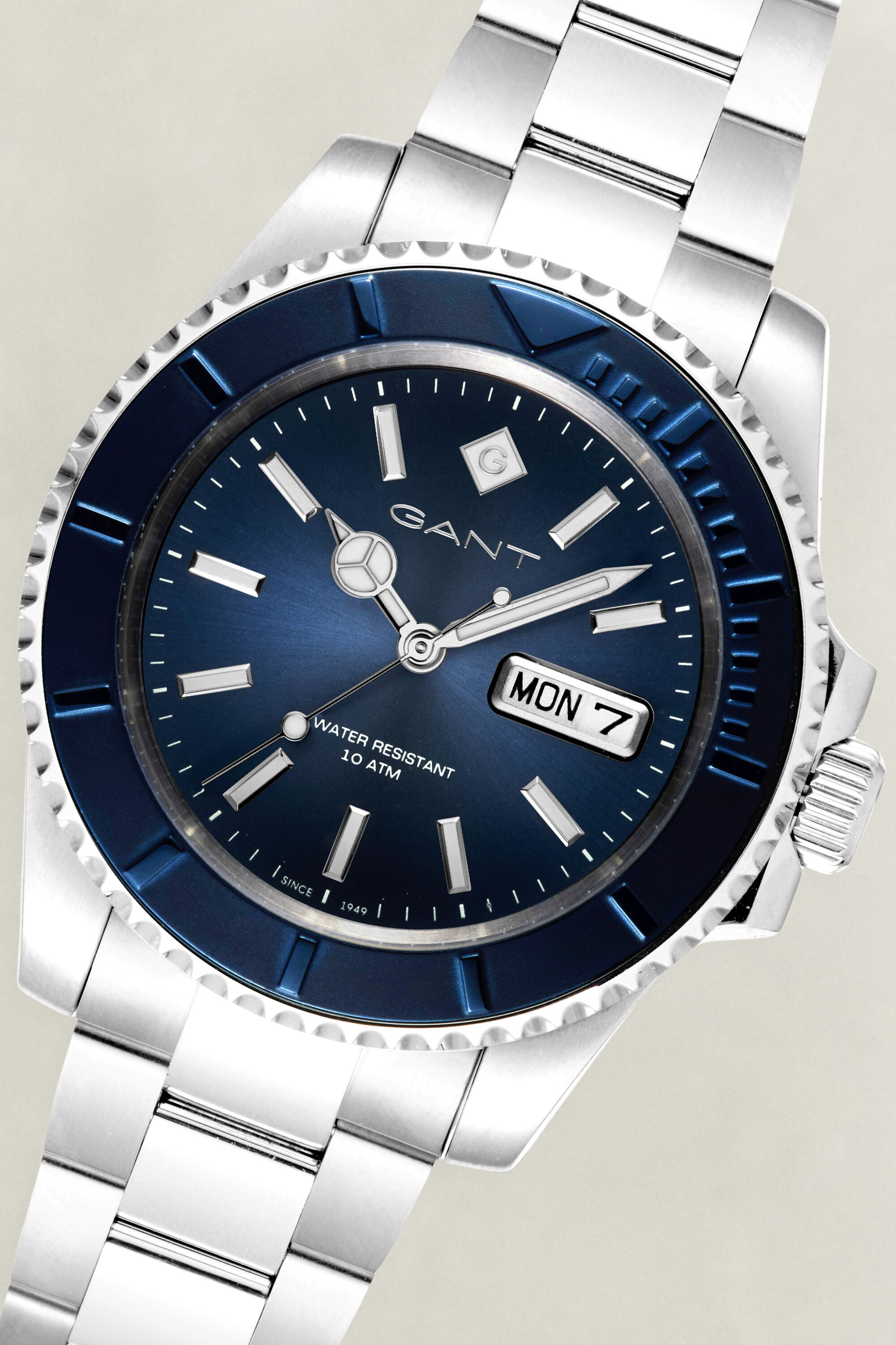Montre Watertown