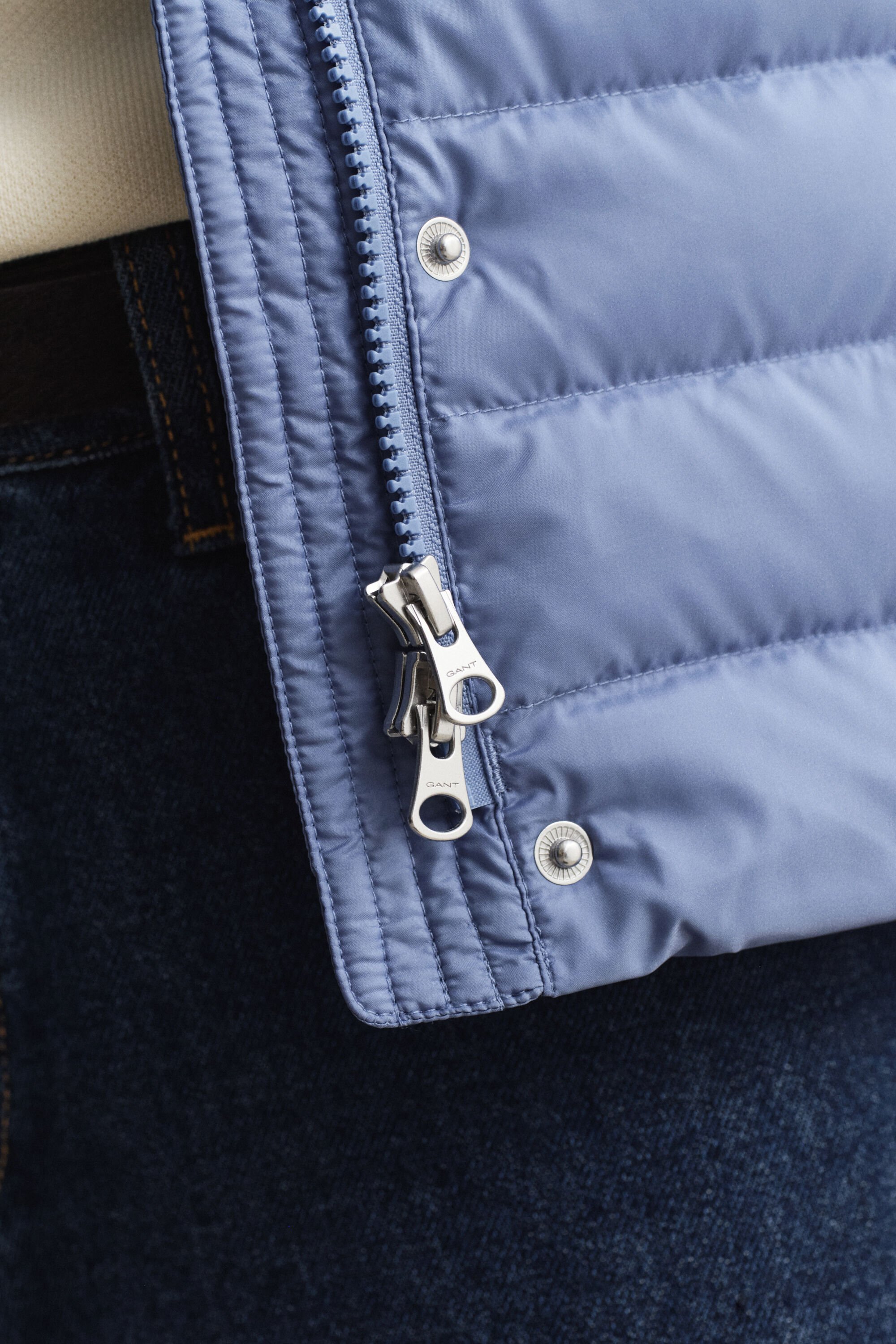 Lichte donsbodywarmer