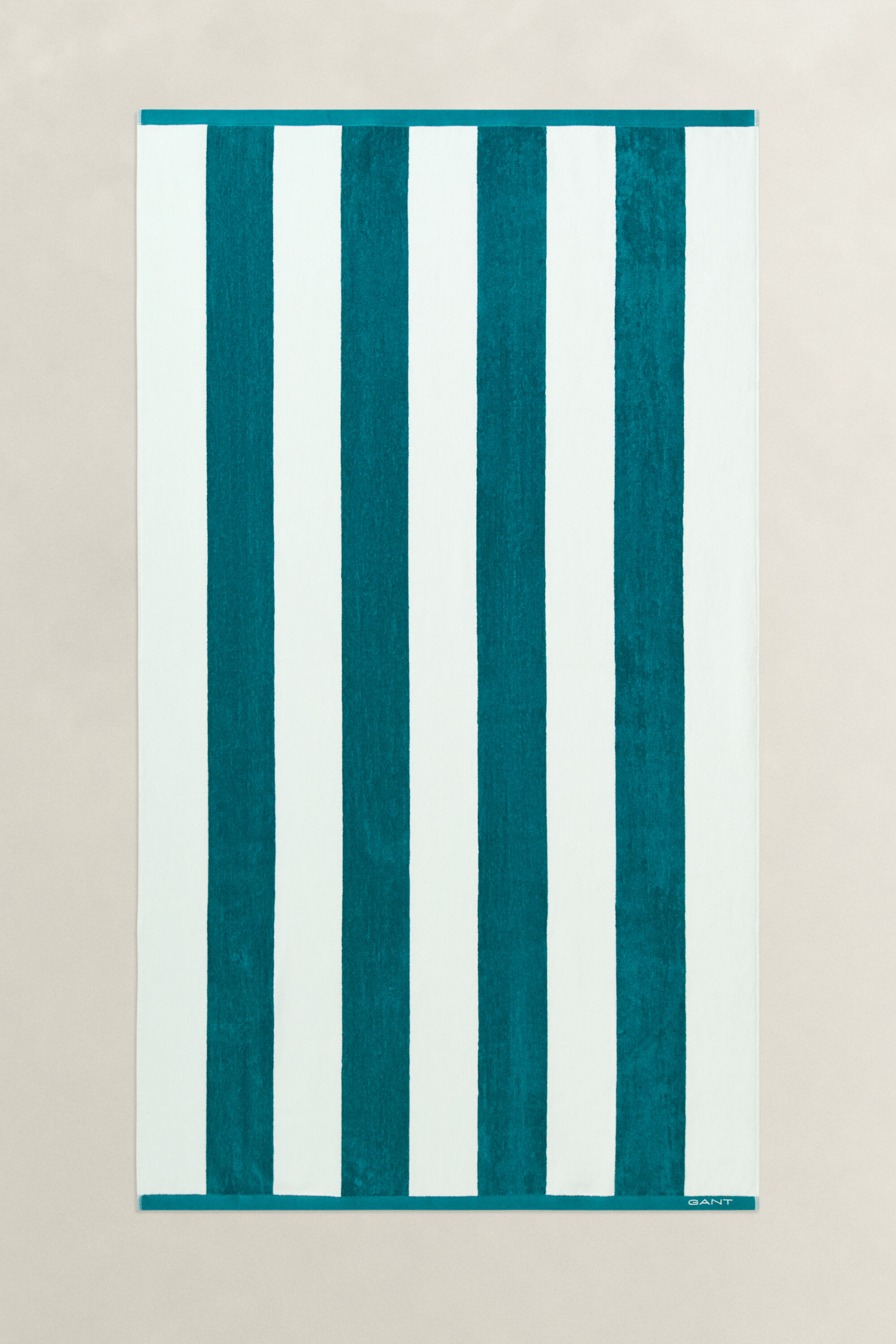 Serviette de plage à rayures éclatantes