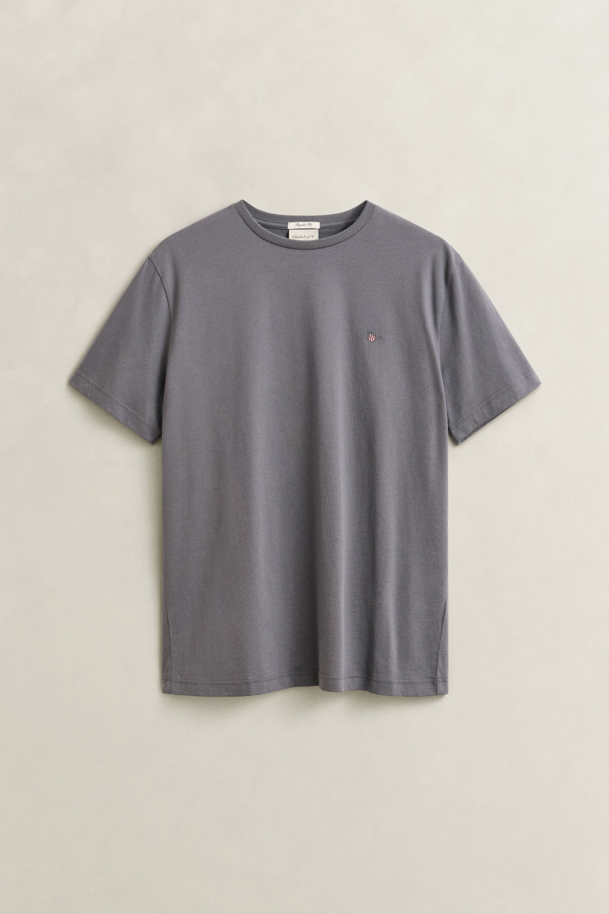T-shirt coupe regular avec écusson
