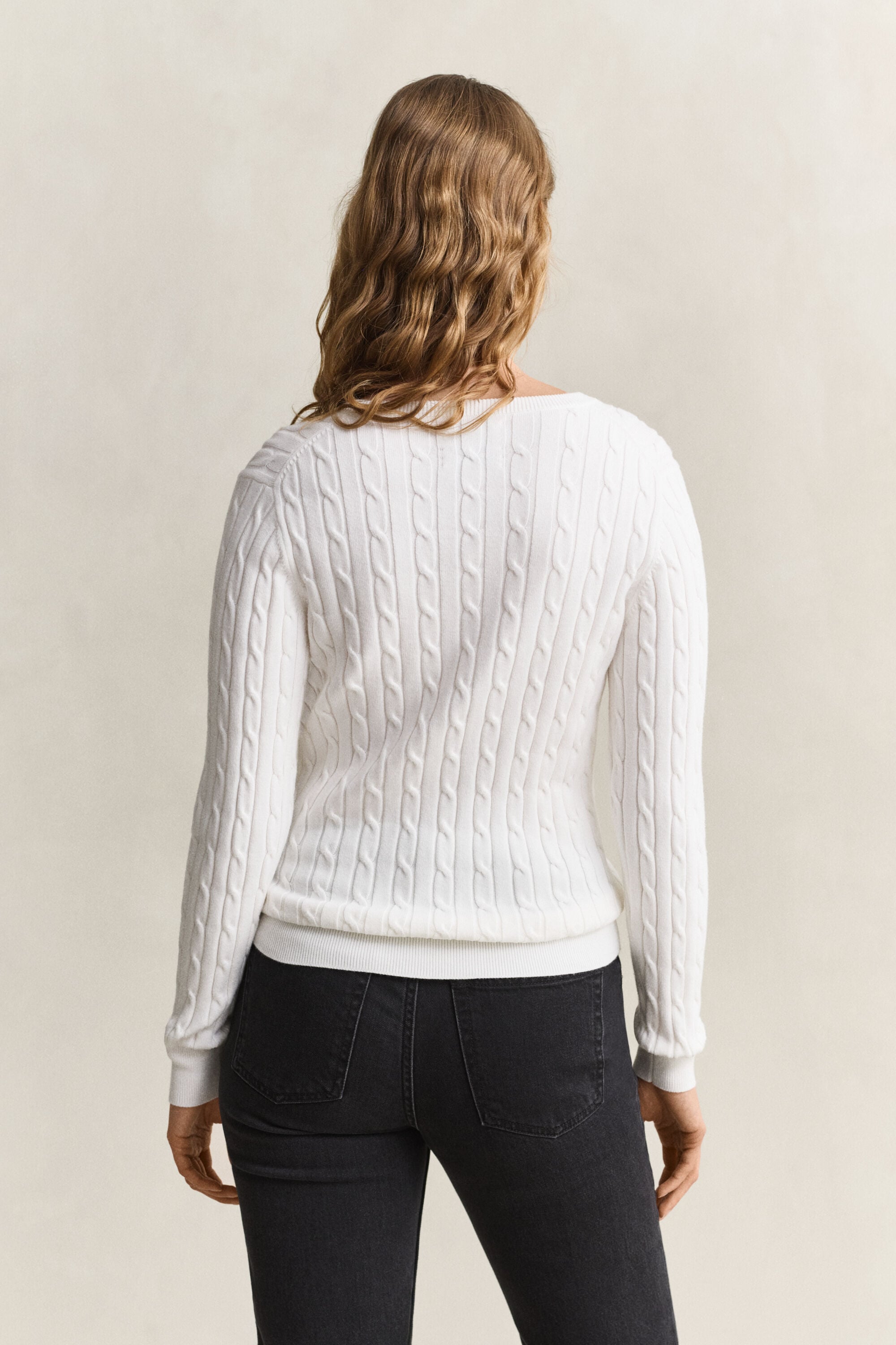 Pull en maille torsadée classique