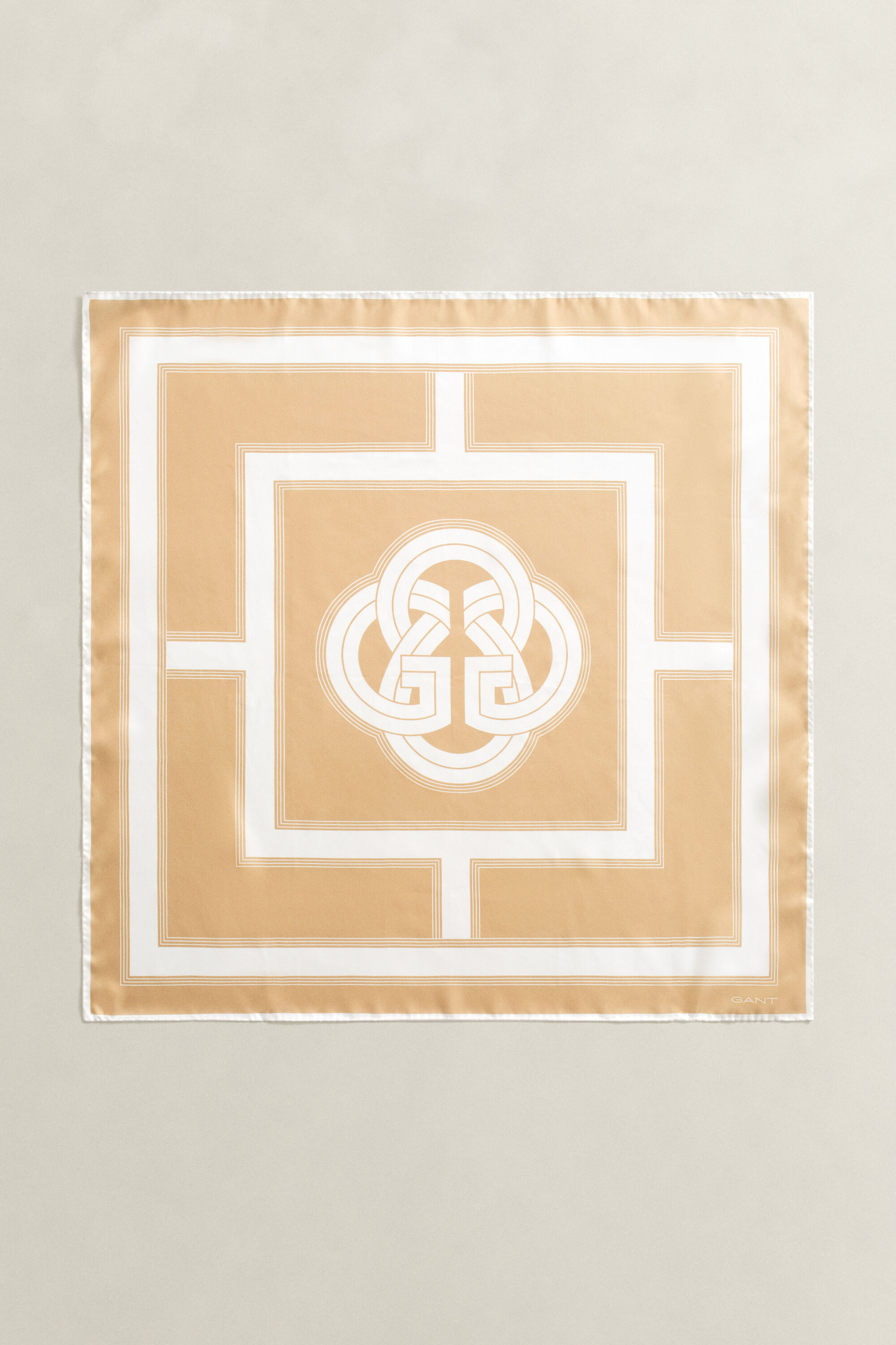 Zijden monogramsjaal