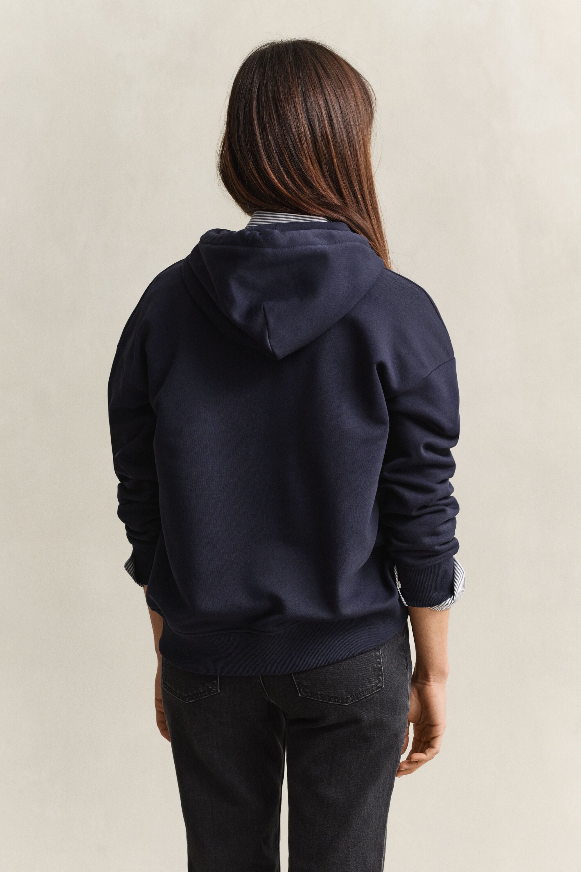 Sweat à capuche avec écusson
