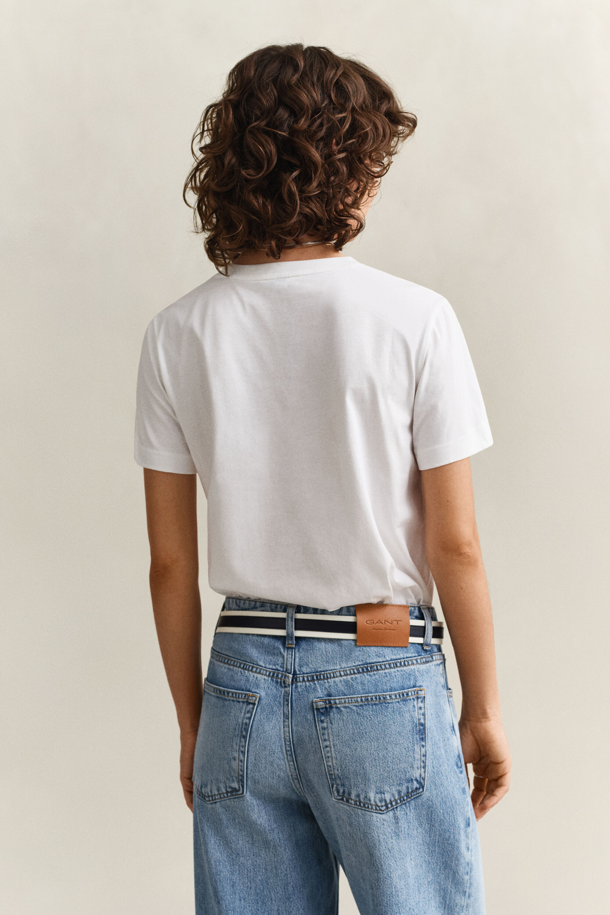 T-shirt avec écusson ton sur ton