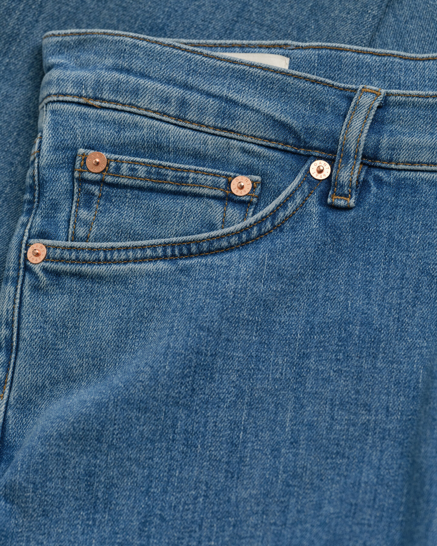 Jean slim fit à délavage épuré