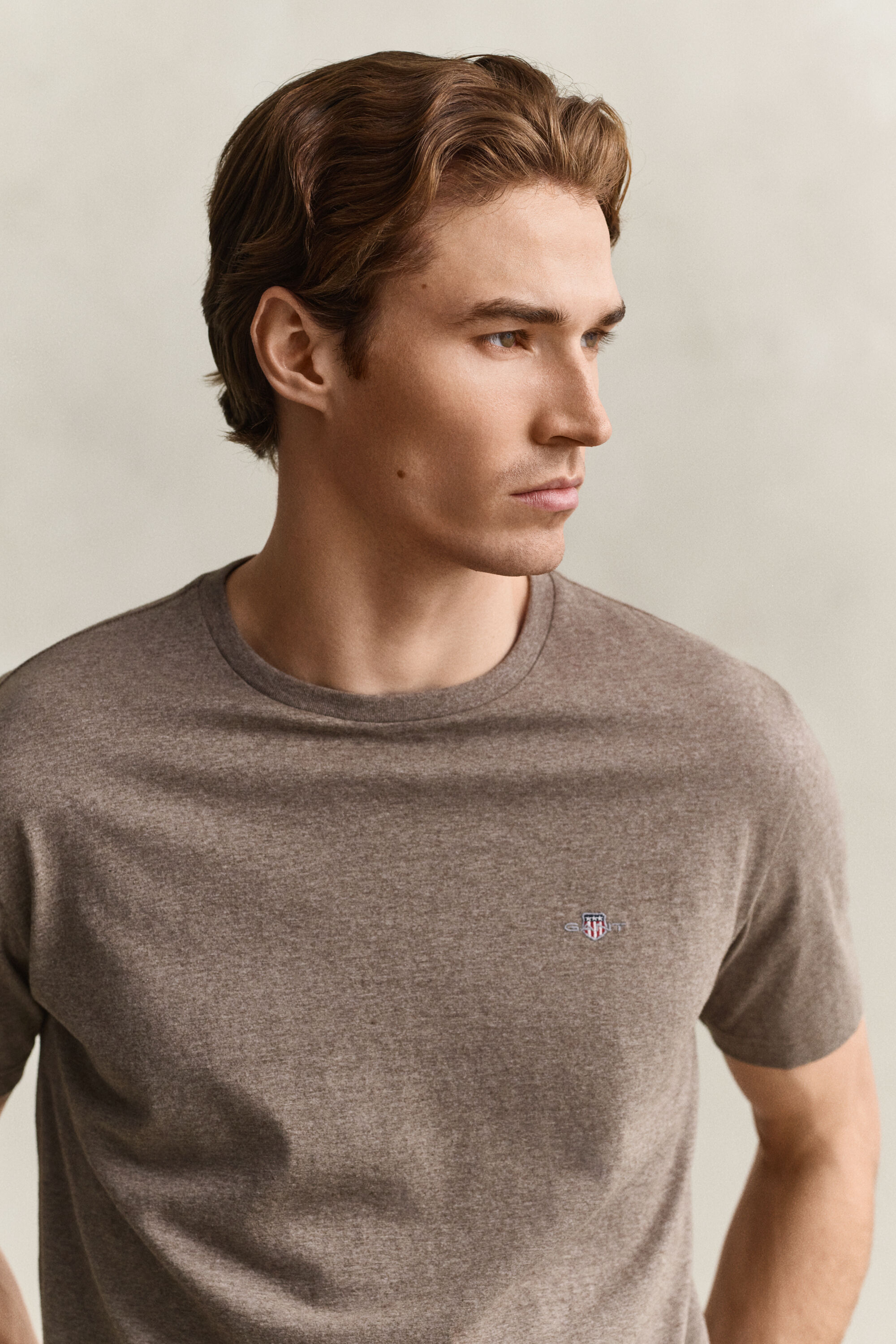 T-shirt coupe regular avec écusson