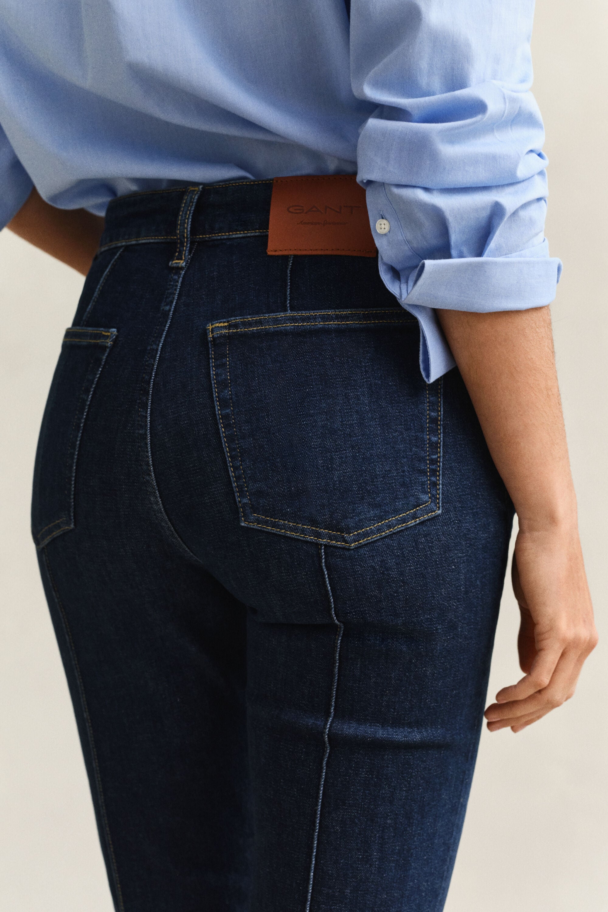 Jean coupe slim évasé à nervures