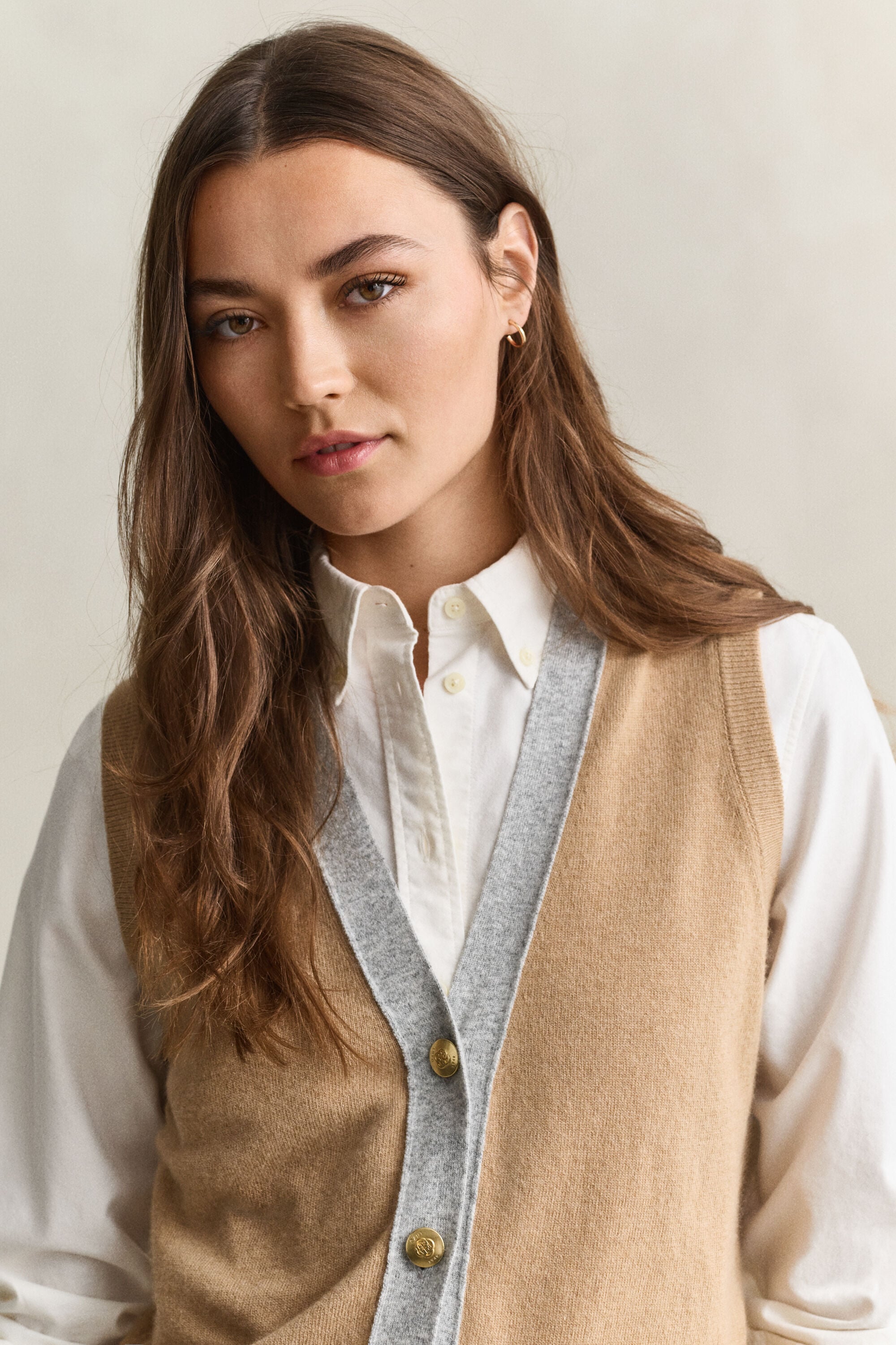 Gebreide spencer met contrasterende details