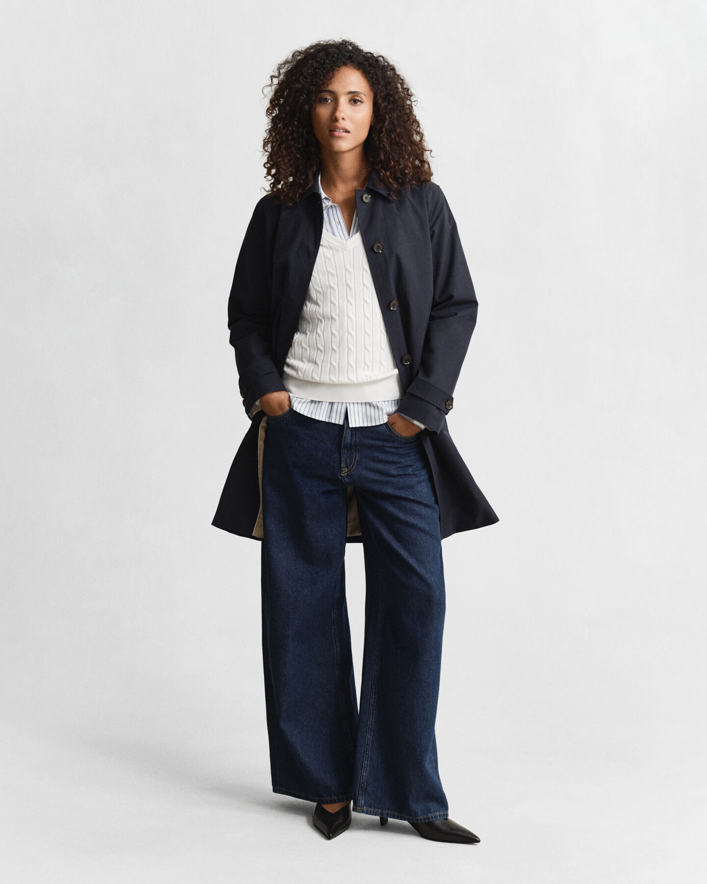 Pull col V en maille de coton stretch à torsades