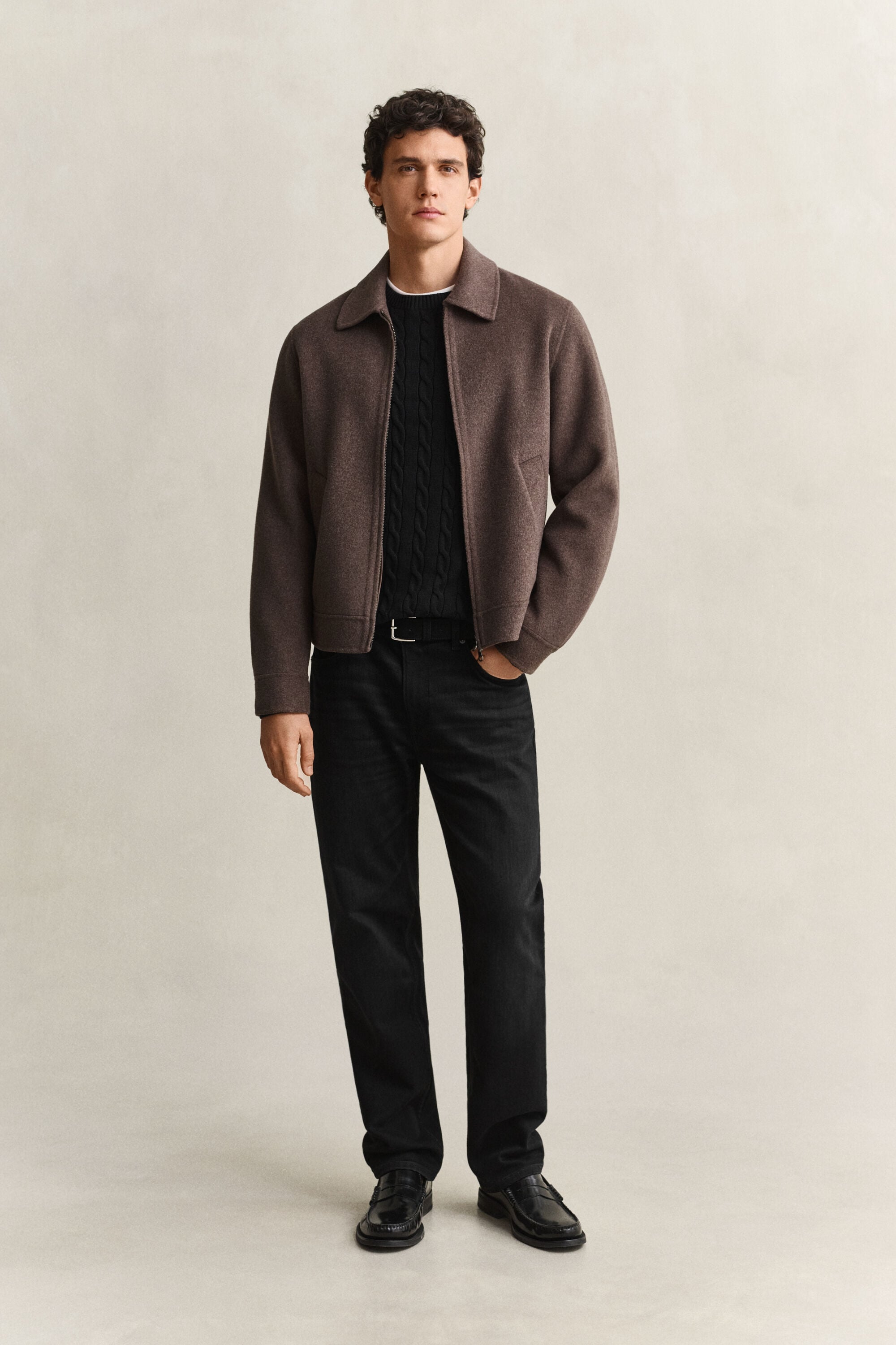 Pull en maille torsadée classique