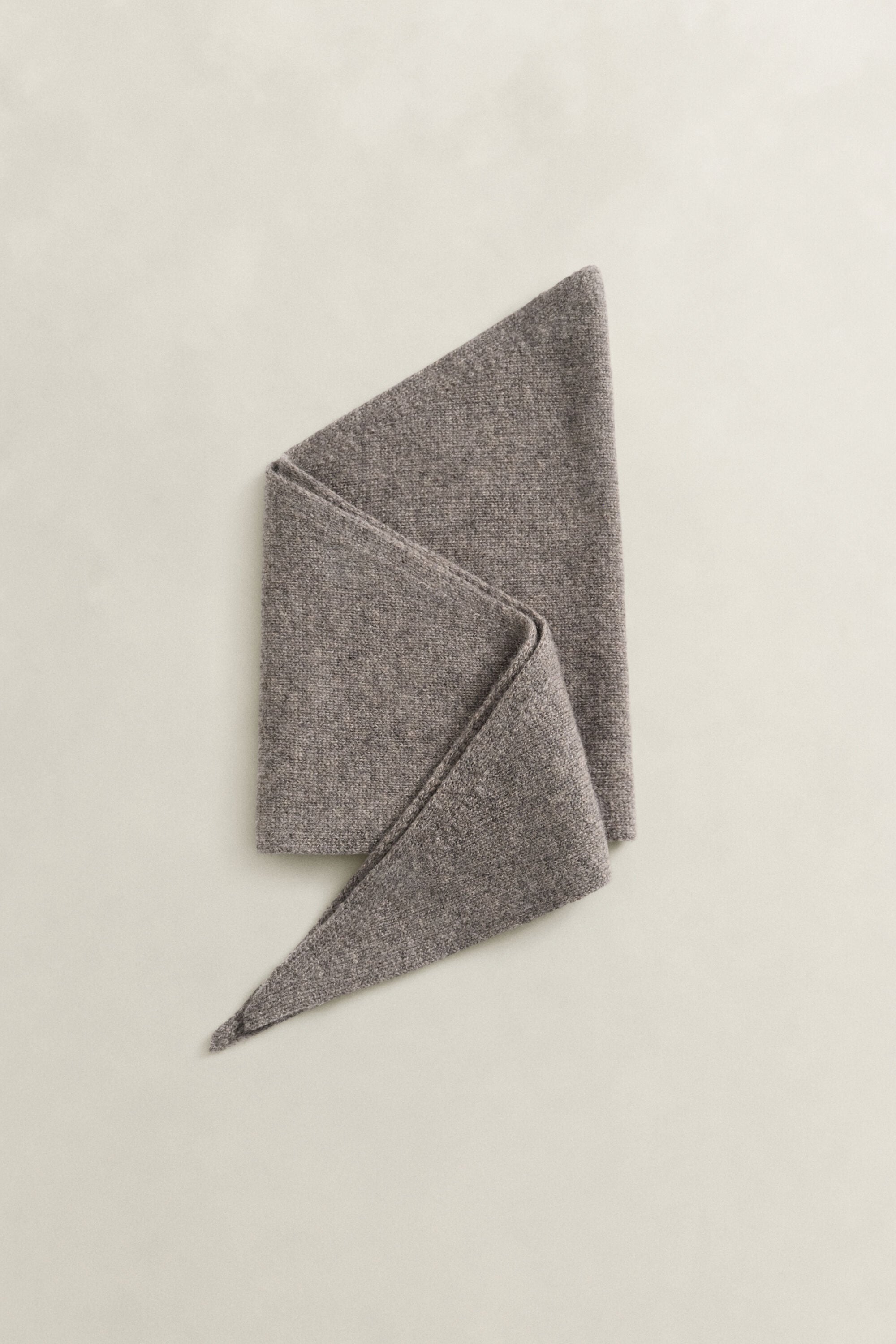 Écharpe triangulaire en cachemire