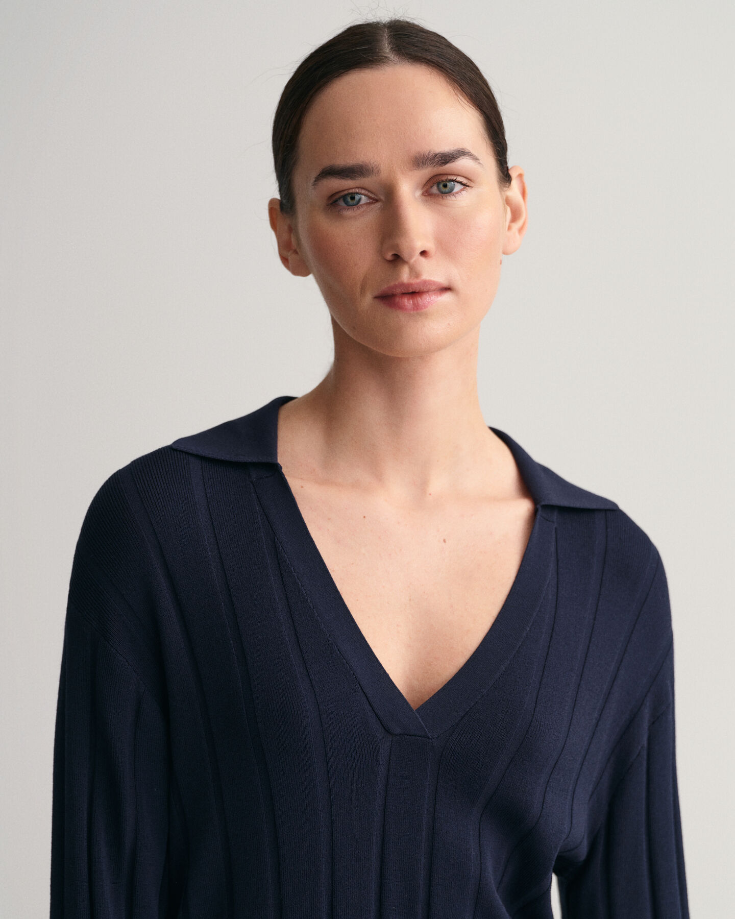 Pull en maille côtelée à col ouvert