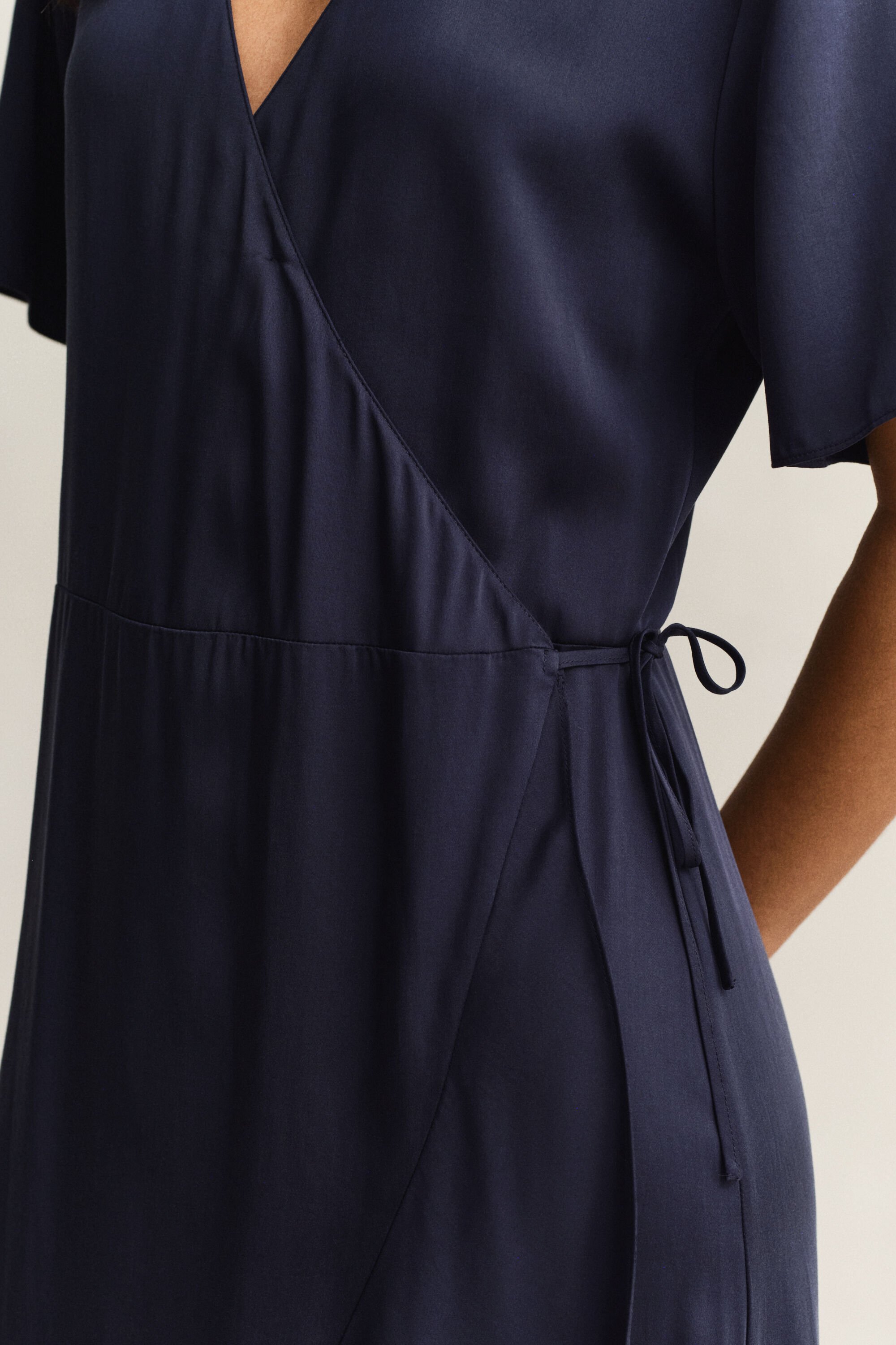 Robe portefeuille à volants