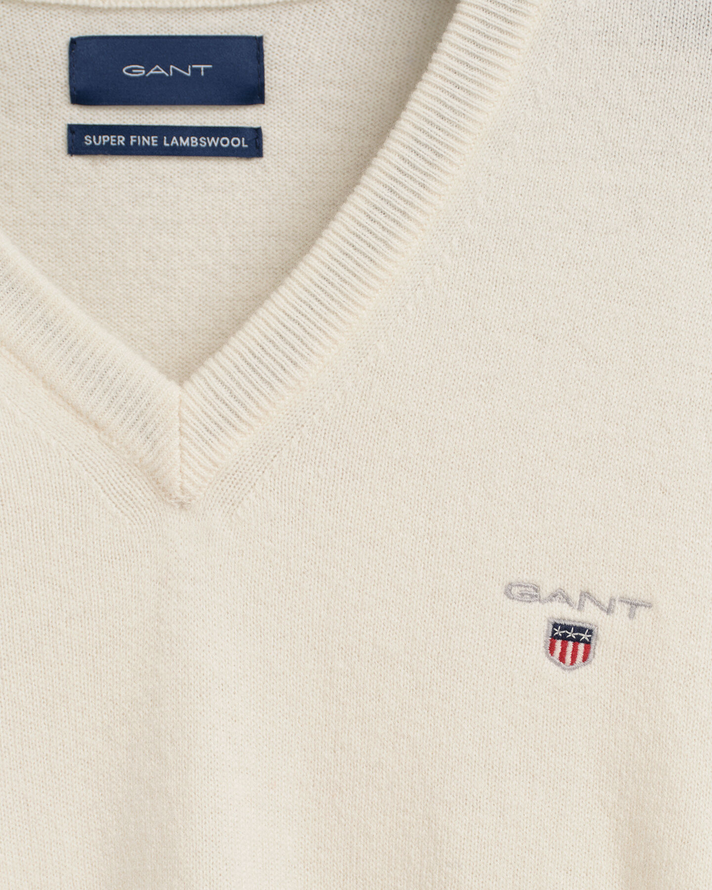 Pull col V en laine d'agneau ultrafine