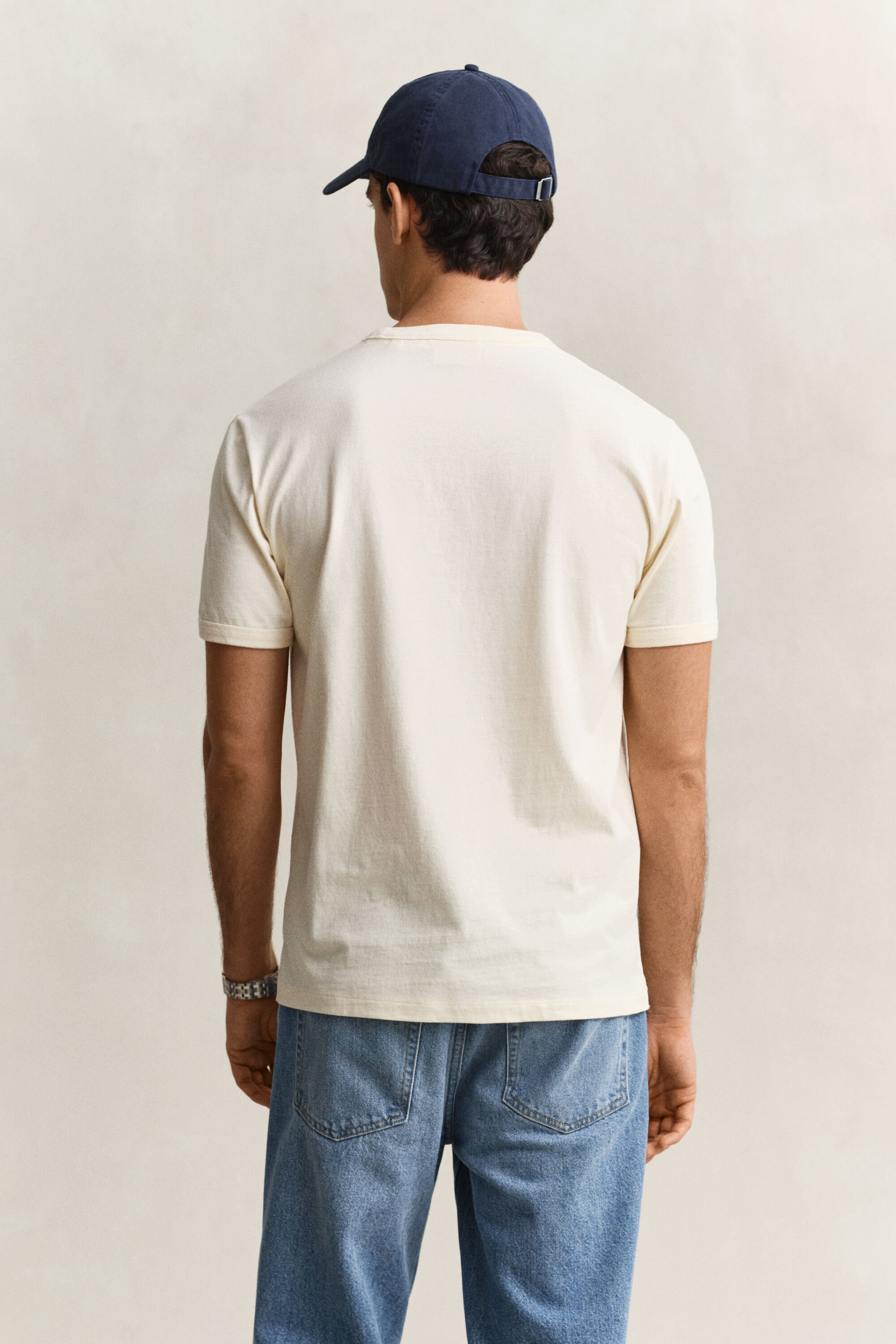 T-shirt logo grafitti