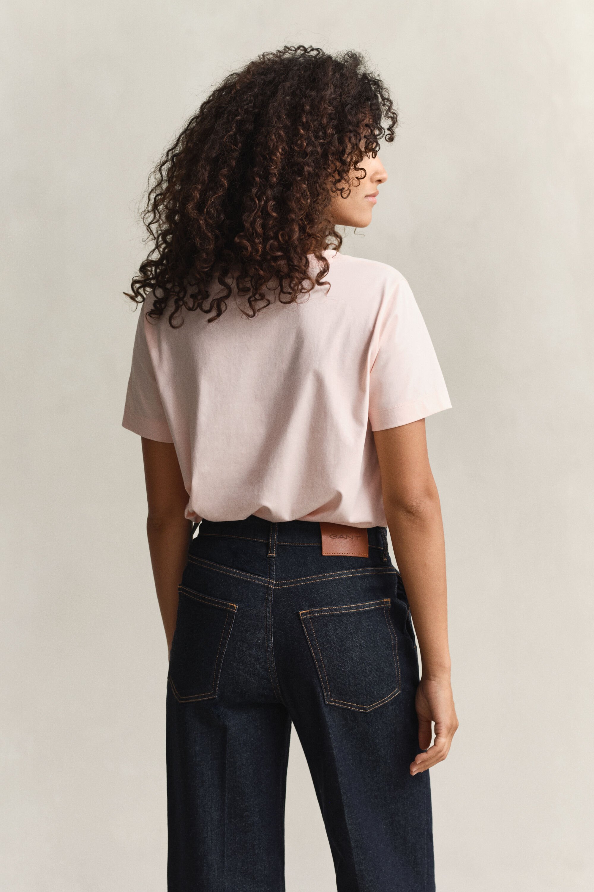 T-shirt col V Shield