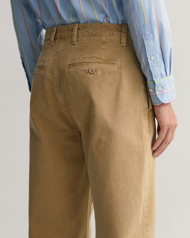Pantalon chino straight fit en sergé