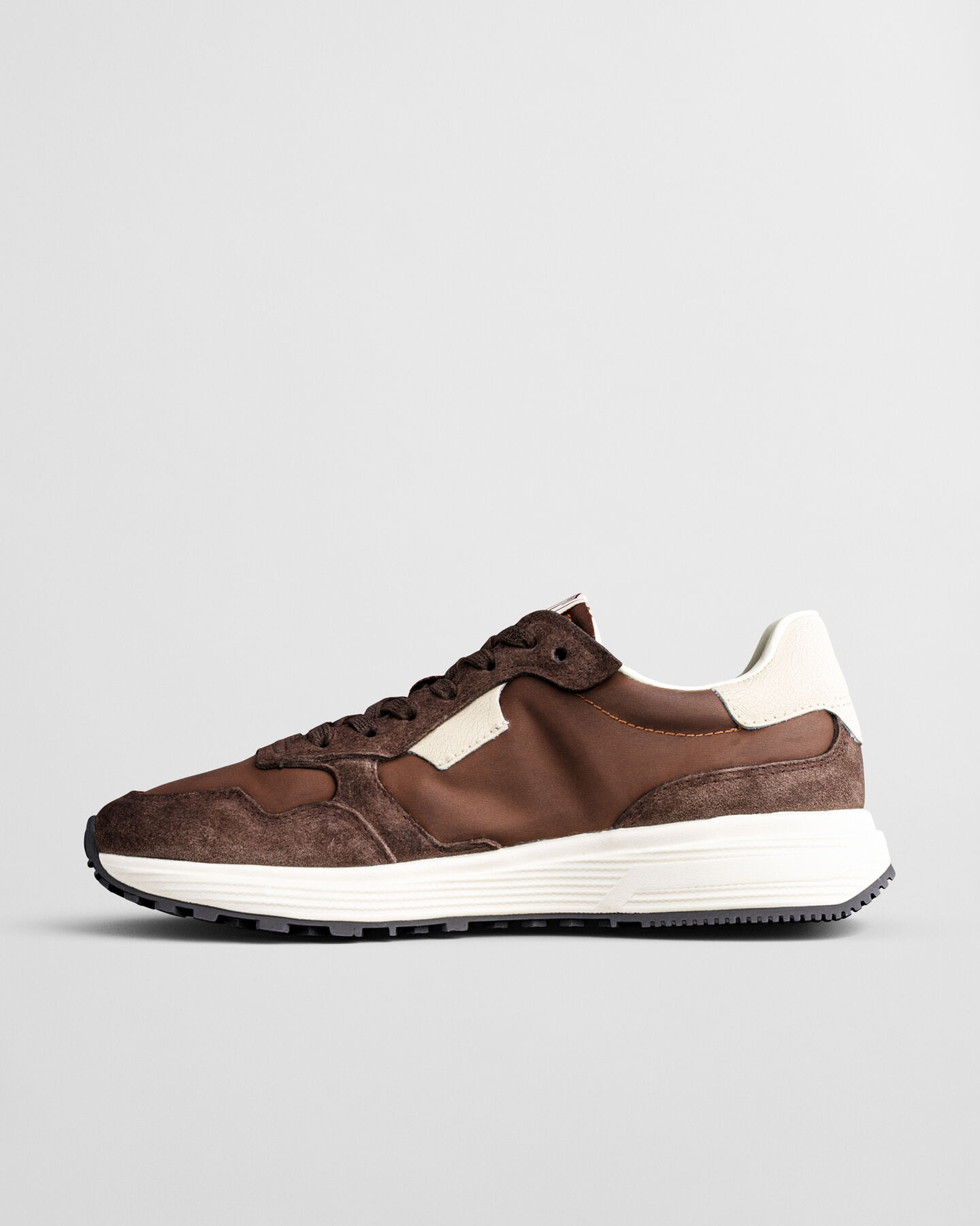 Baskets en daim et nylon Beywin