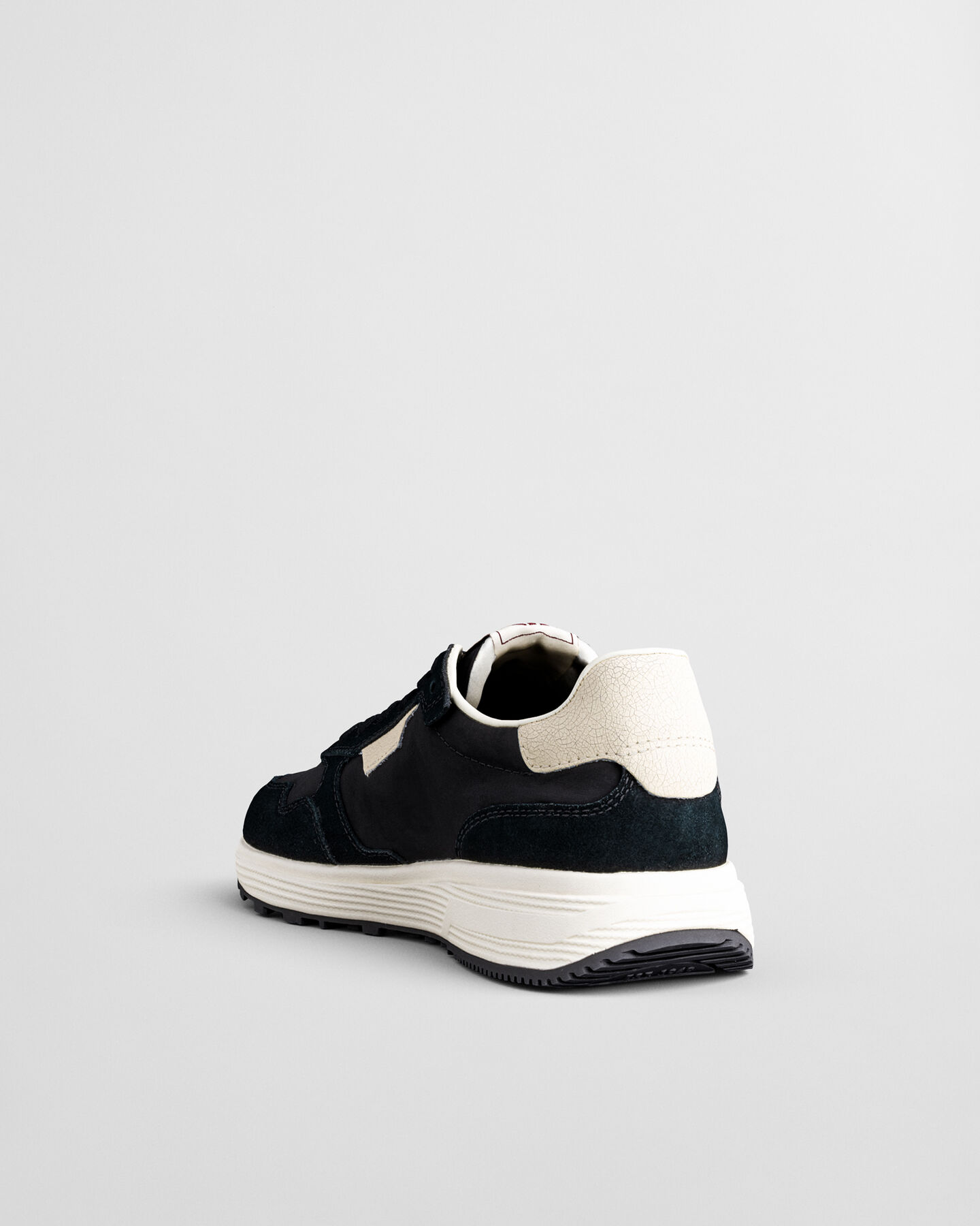 Baskets en daim et nylon Beywin