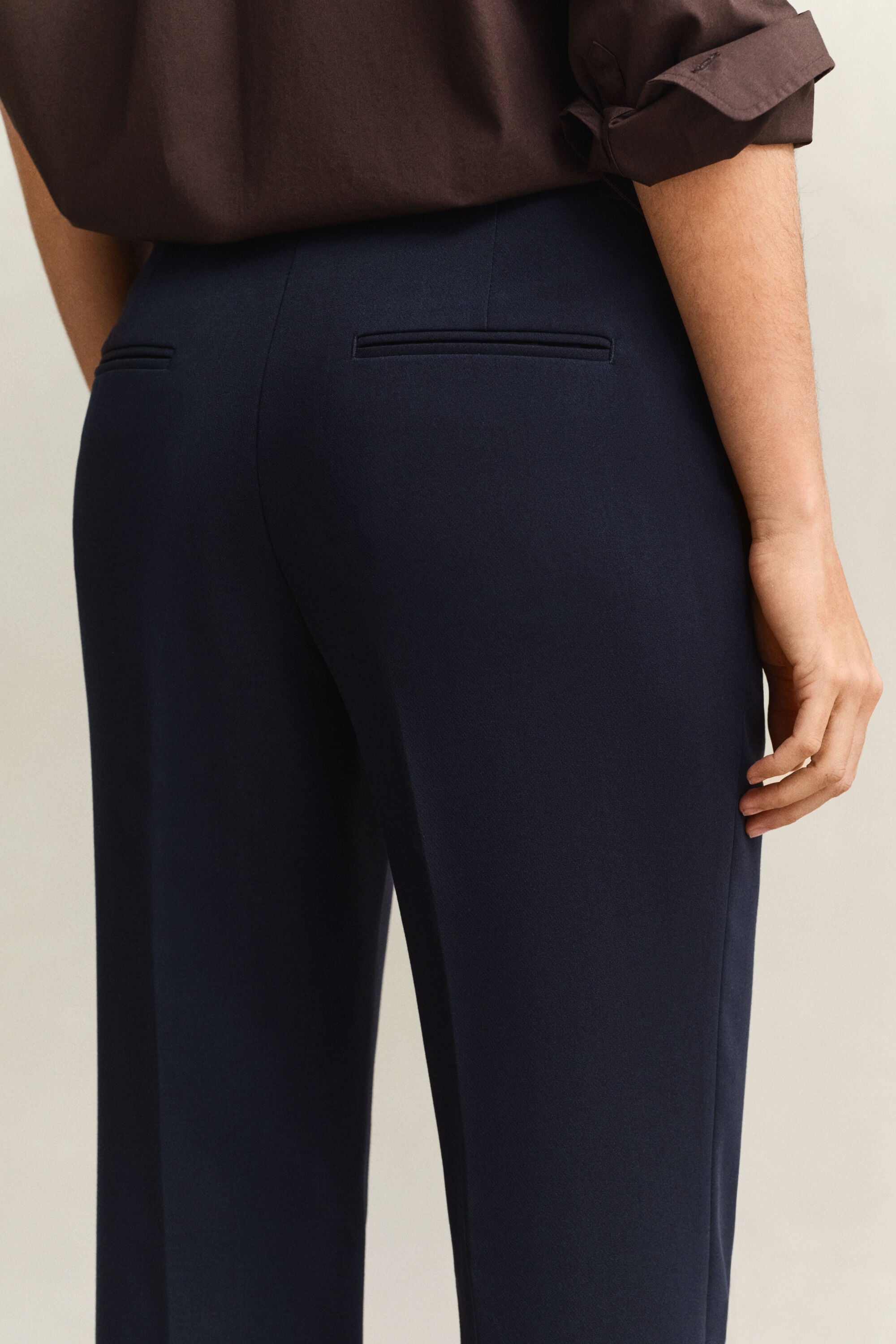 Nette nauwsluitende flared broek