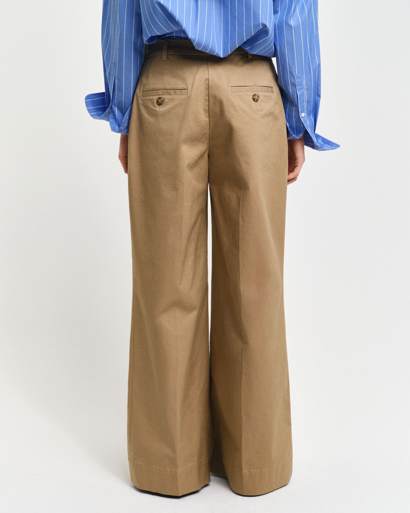 Relaxed Fit bootcut chino