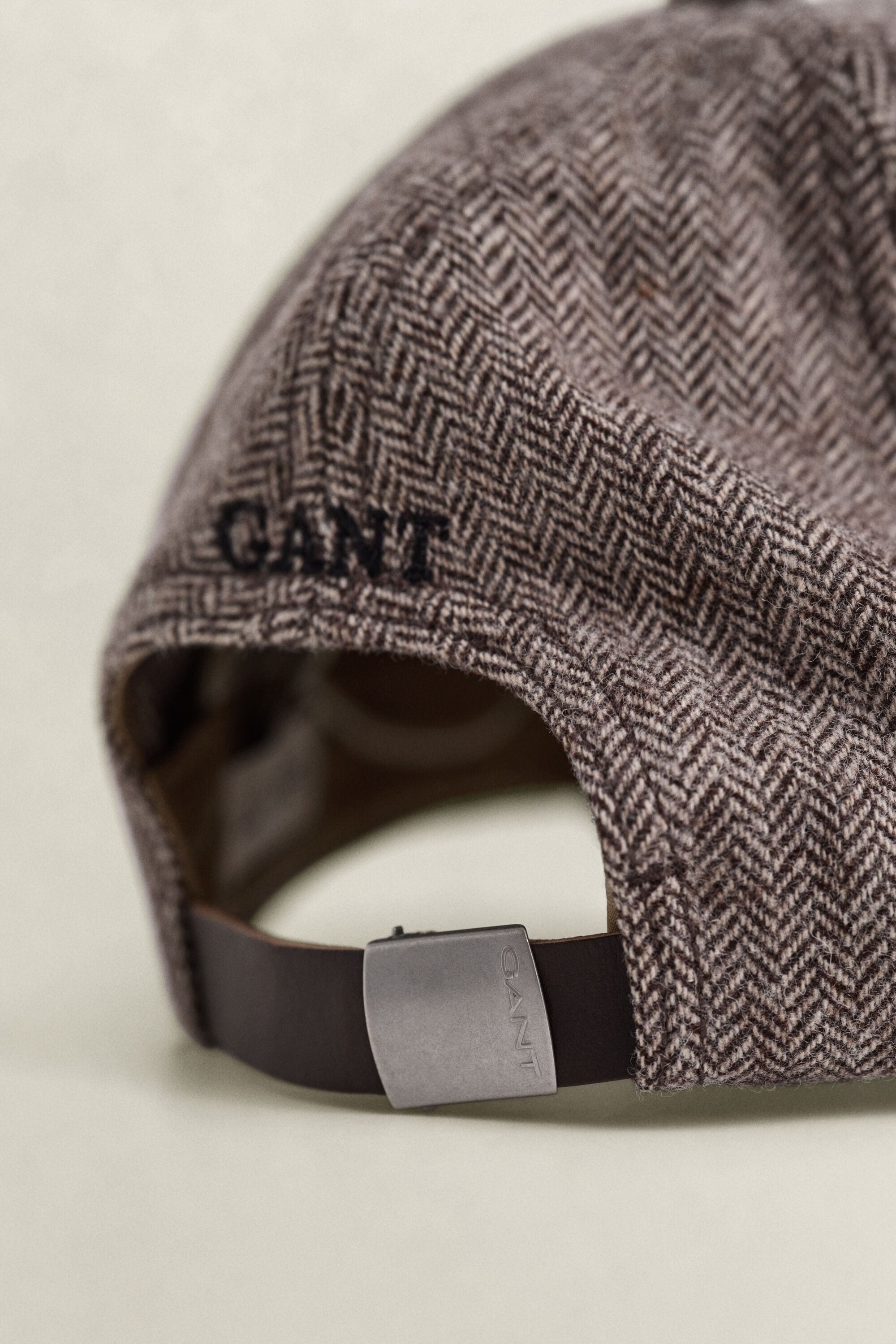 Casquette en laine mélangée avec visière en cuir