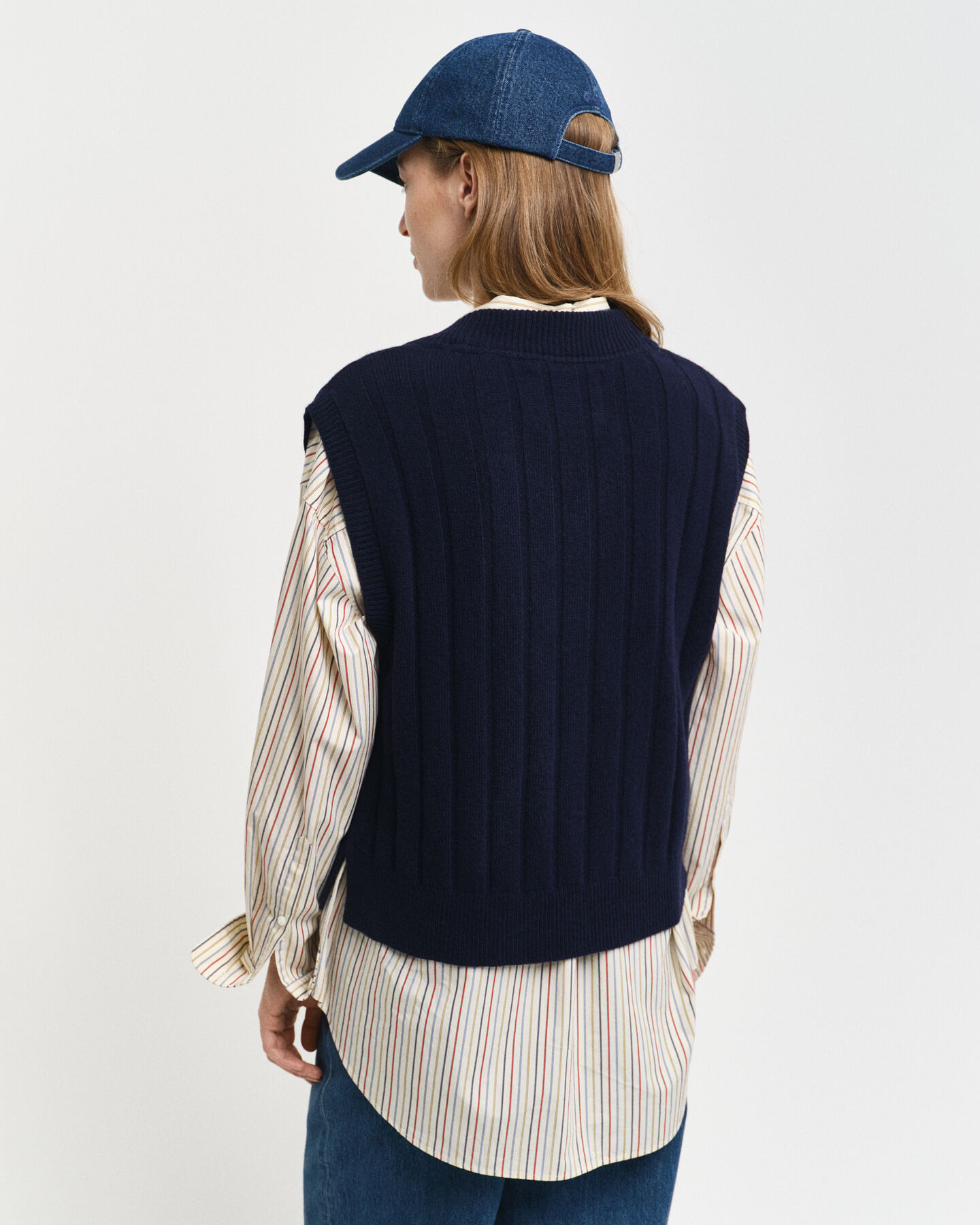 Wollen spencer met V-hals en brede rib