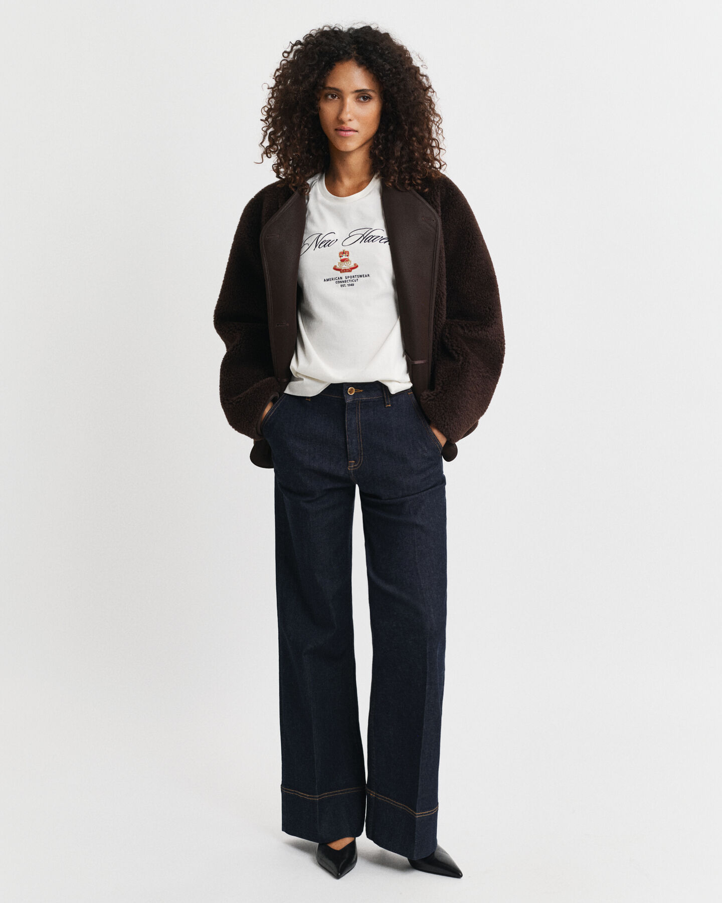 T-shirt Crest Graphic