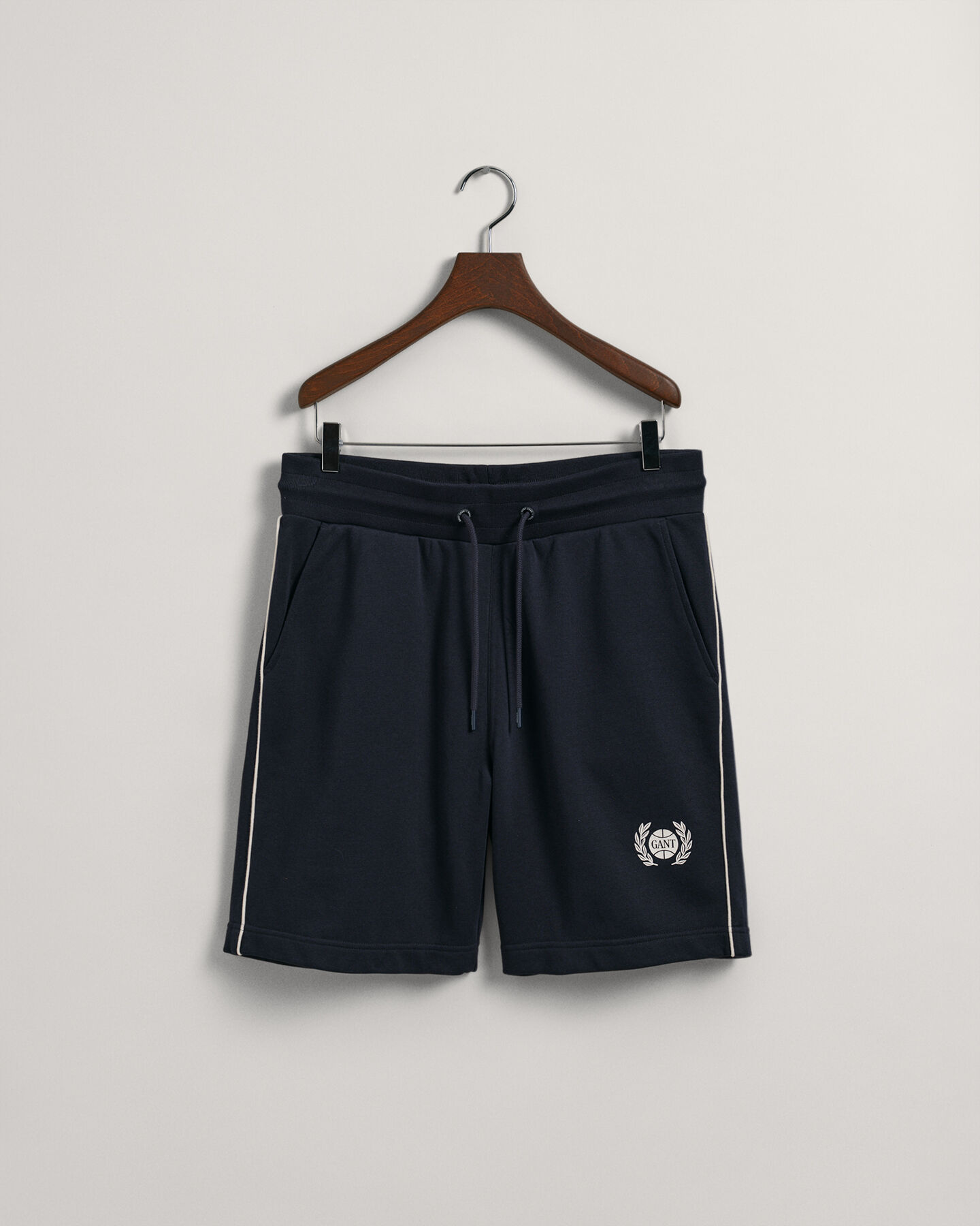 Retro Crest short