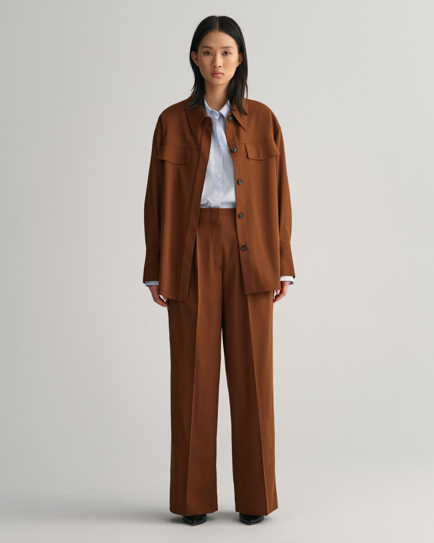 Bandplooibroek met wijde pijpen en hoge taille