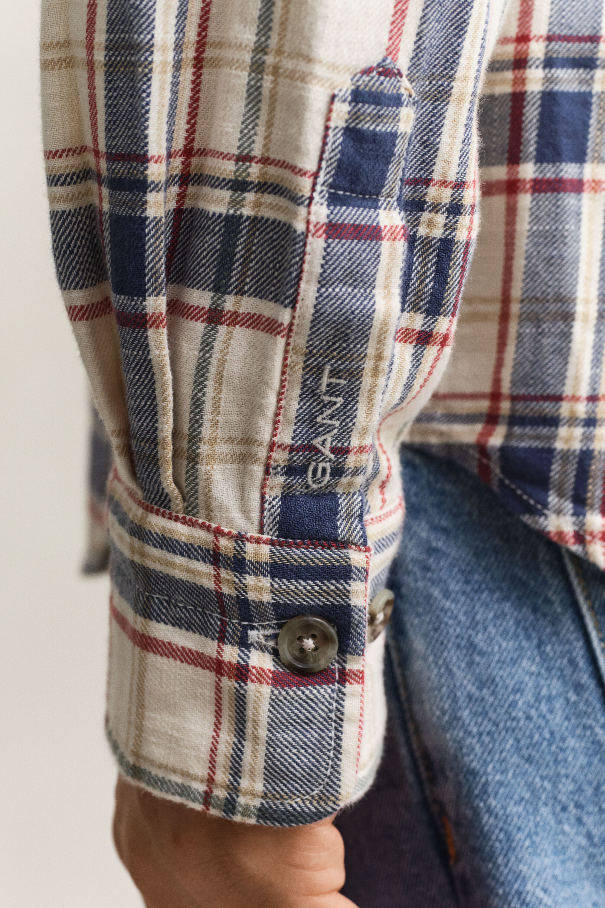 Chemise en sergé avec poches plaquées