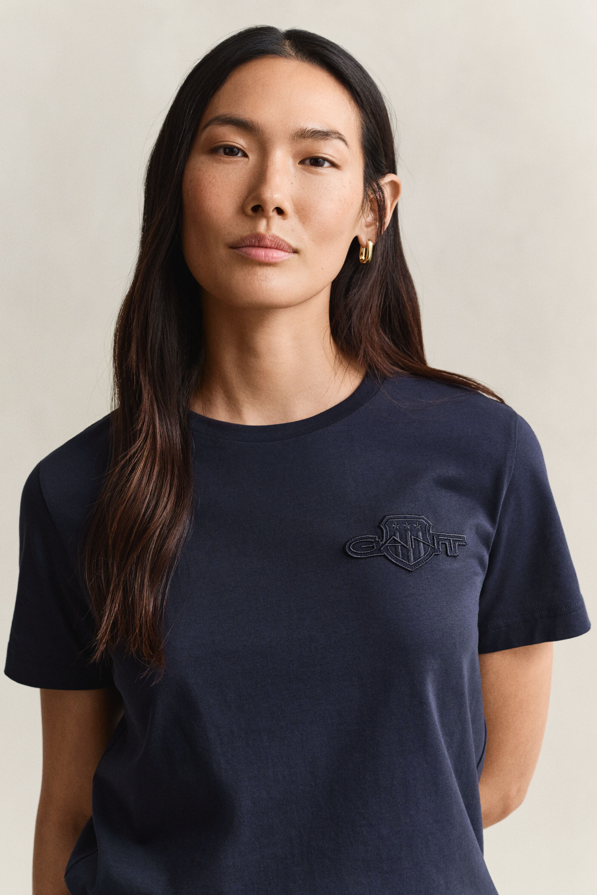 T-shirt avec écusson ton sur ton