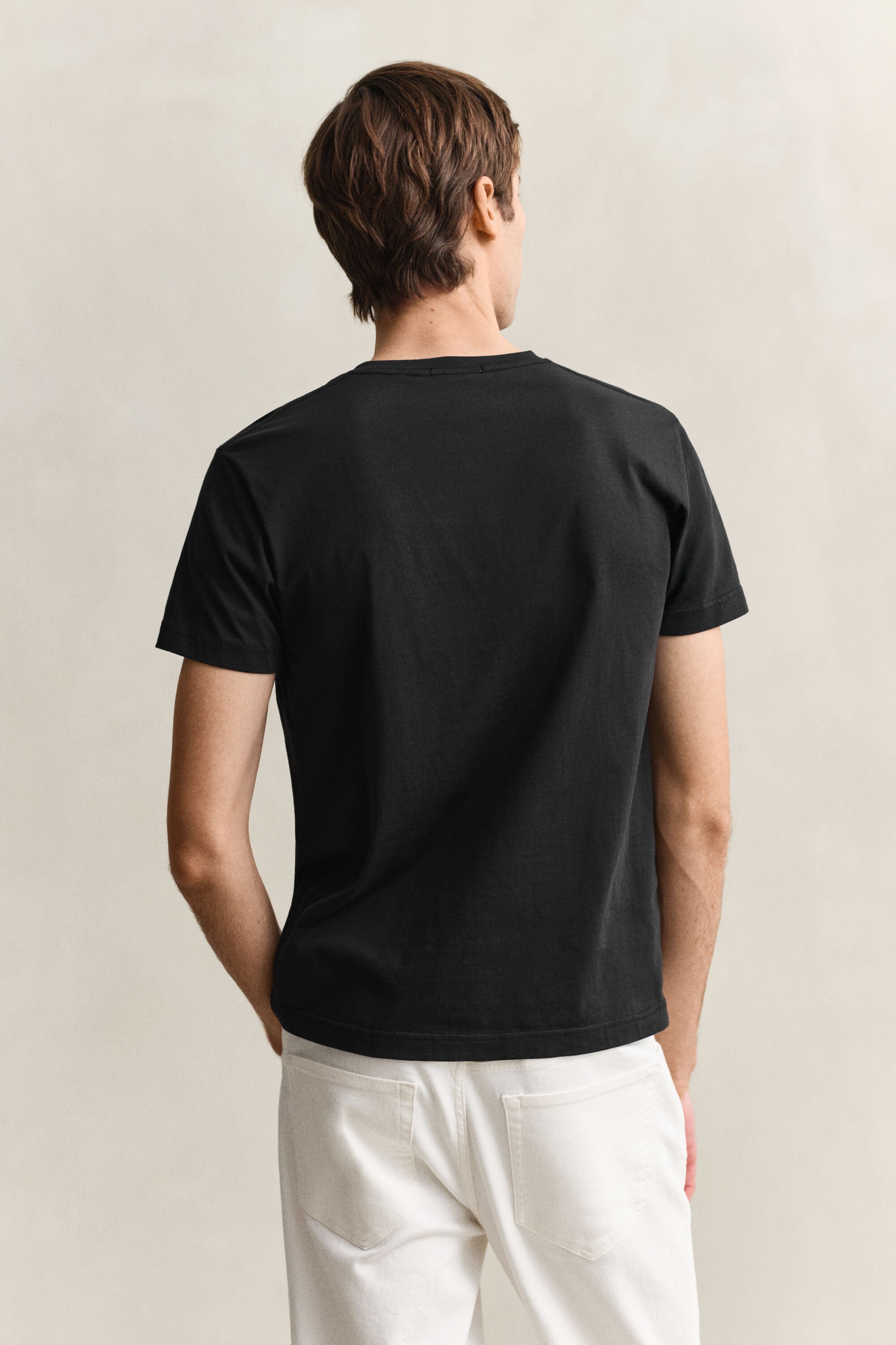 Slim Fit Shield T-shirt met V-hals
