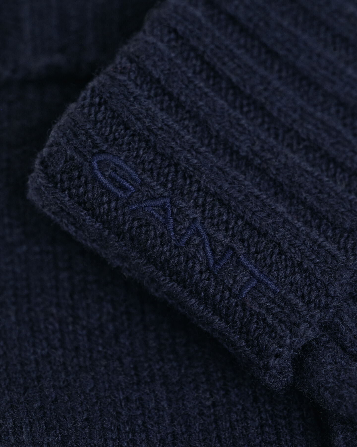 Gants en laine à torsades