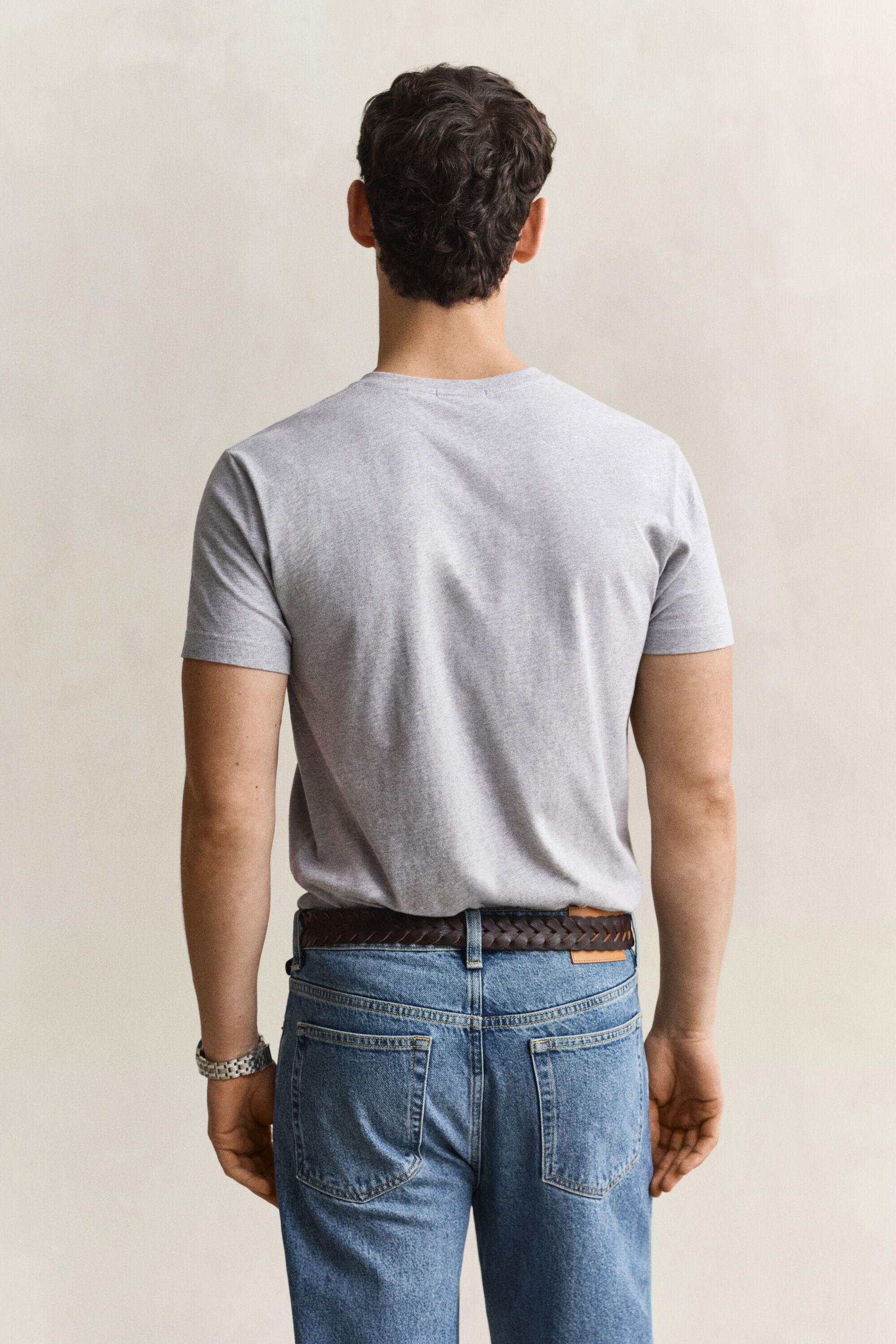 Shield T-shirt met V-hals