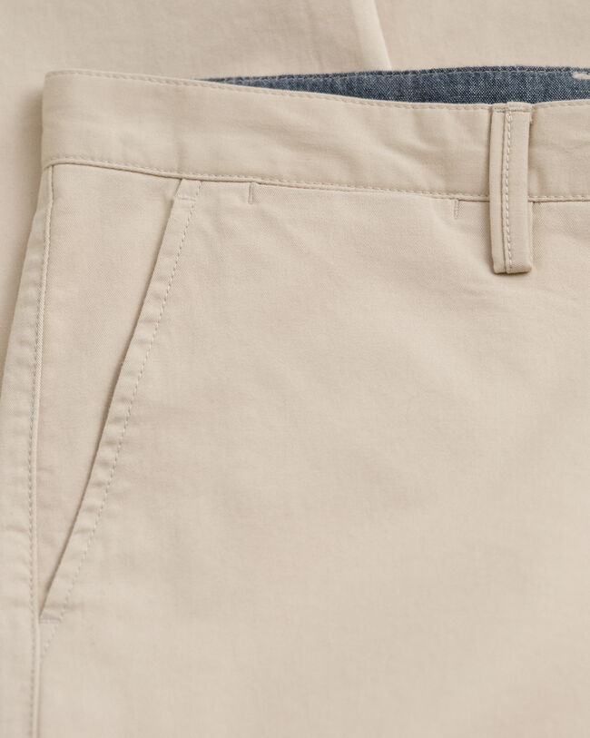 Pantalon chino coupe slim en sergé