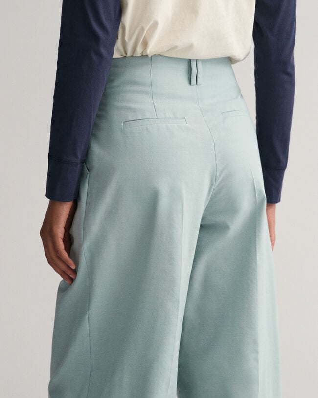 Bandplooibroek met wijde pijpen en hoge taille