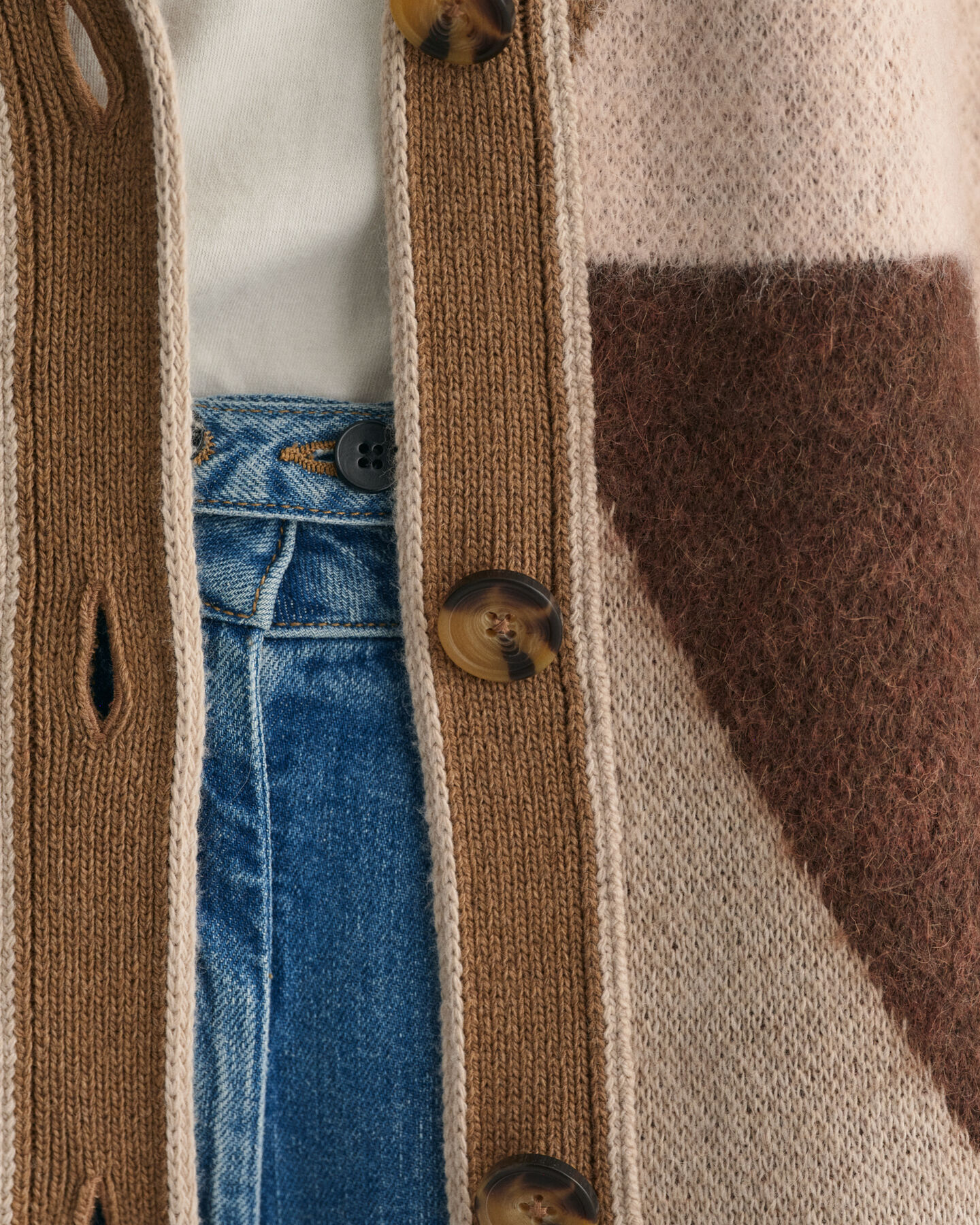 Cardigan en intarsia &agrave; imprim&eacute; Letters