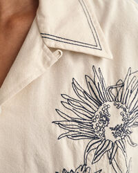 Oversized hemd met borduurwerk en korte mouwen