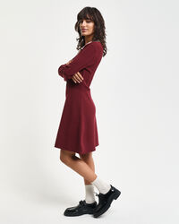 Ribgebreide jurk met contrast