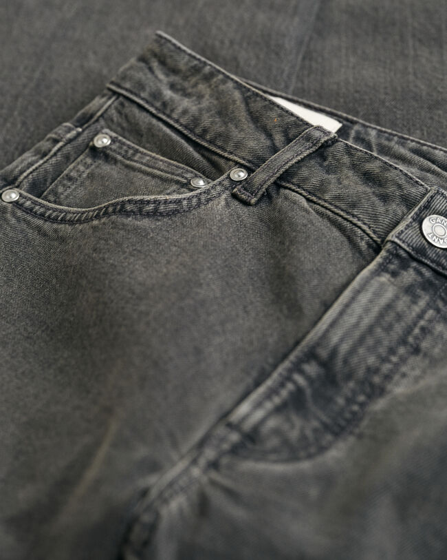 Jeans met iets kortere, rechte pijp