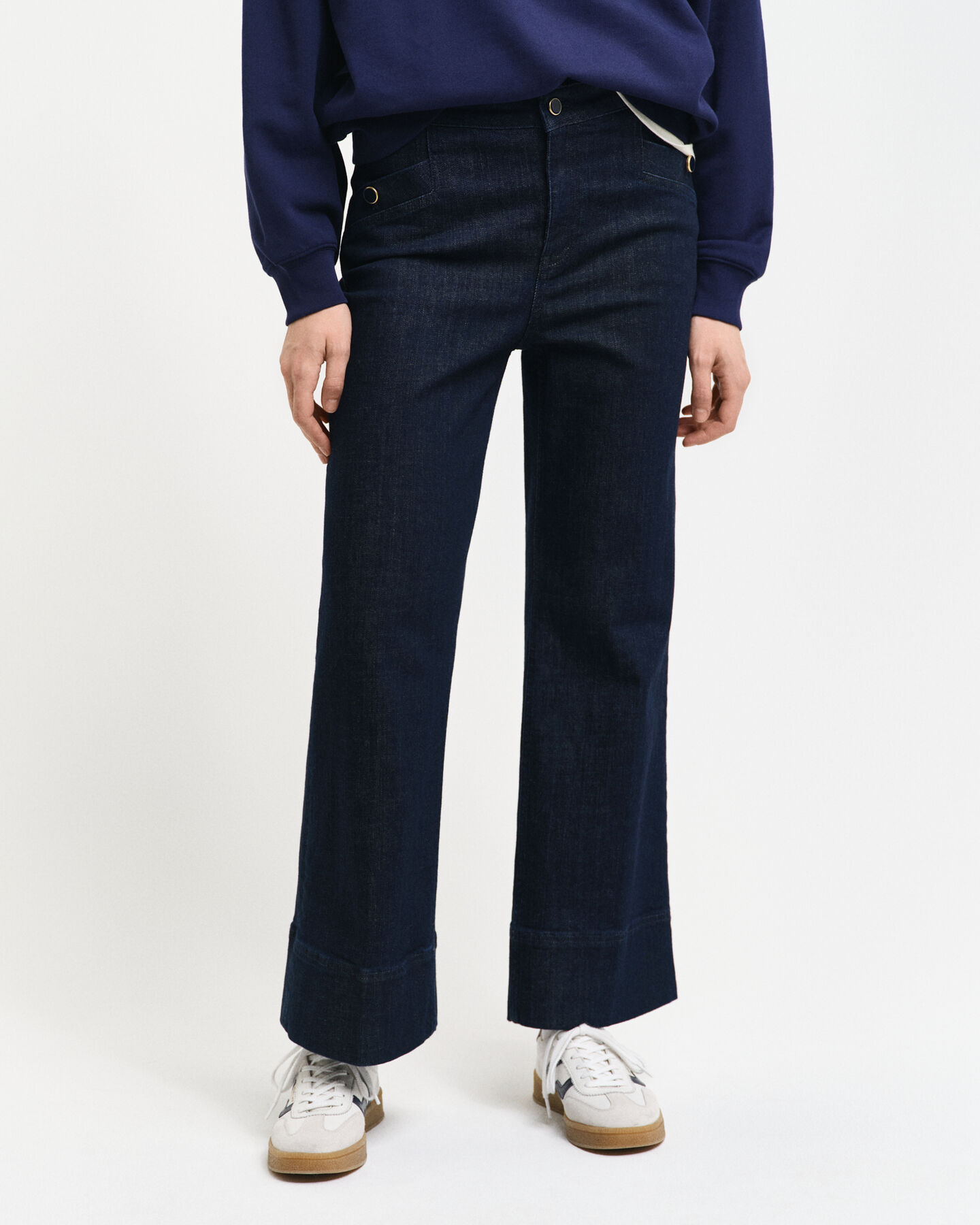 Denim jeans met kortere pijpen en plooien