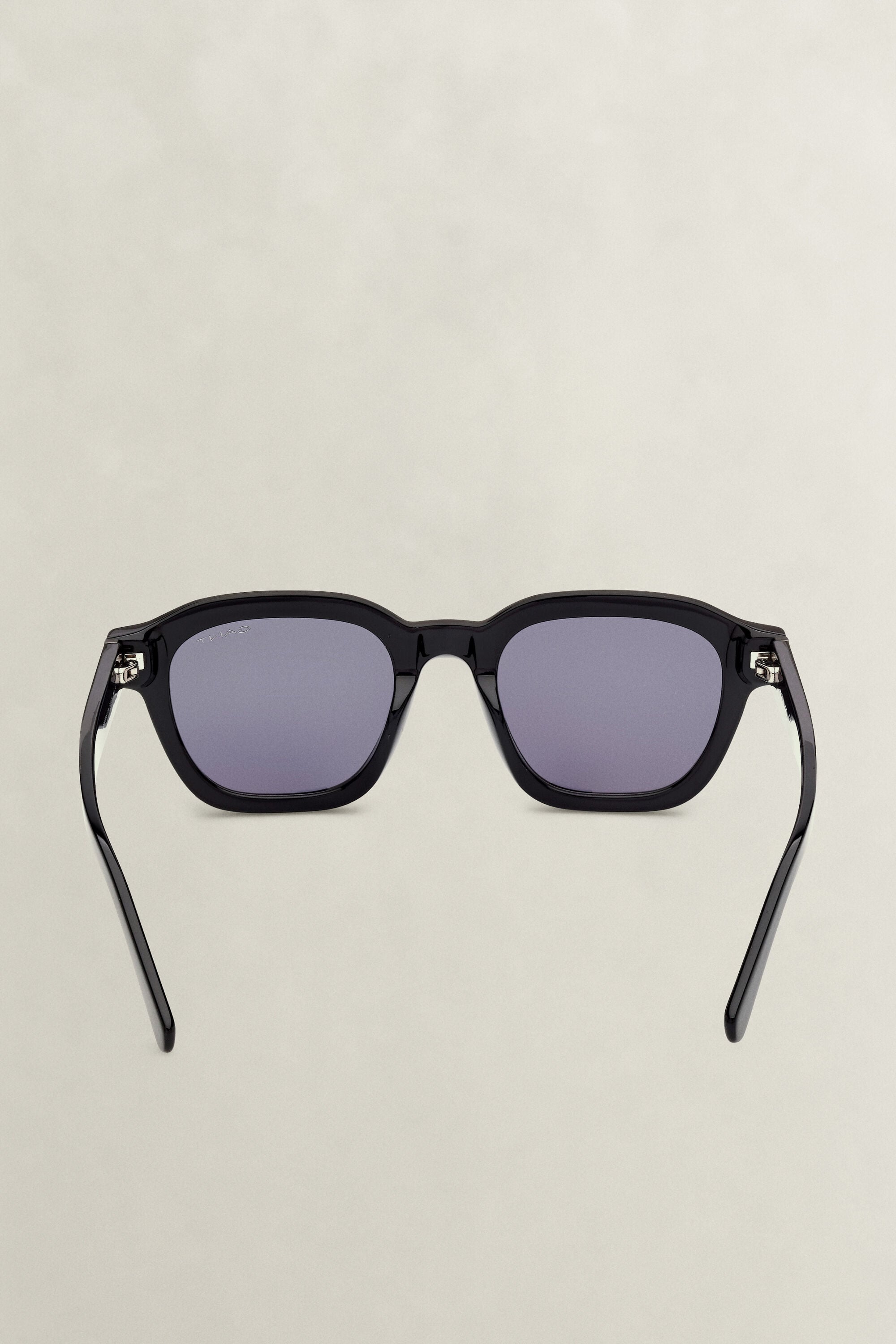 Lunettes de soleil géométriques