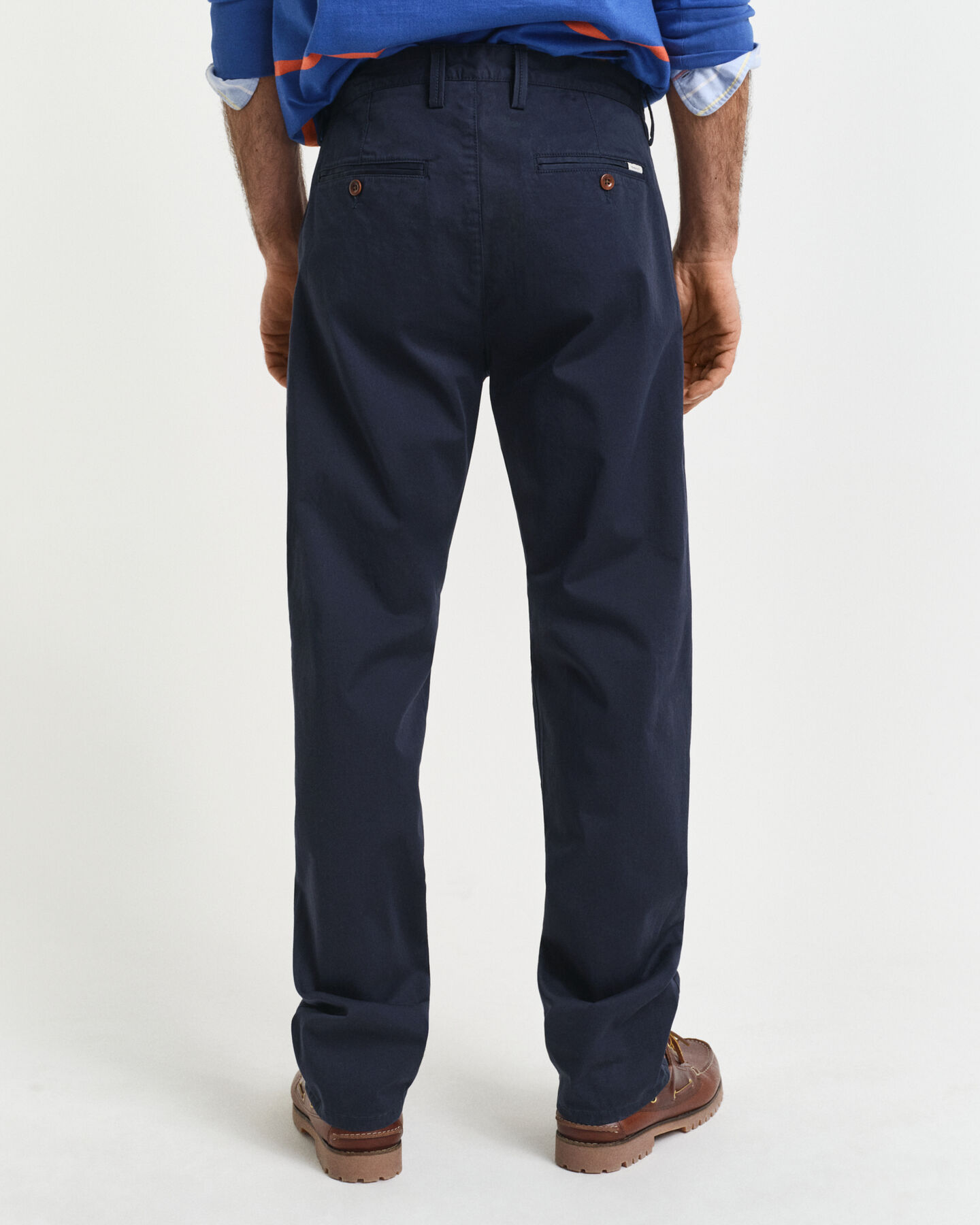 Pantalon chino coupe regular en sergé