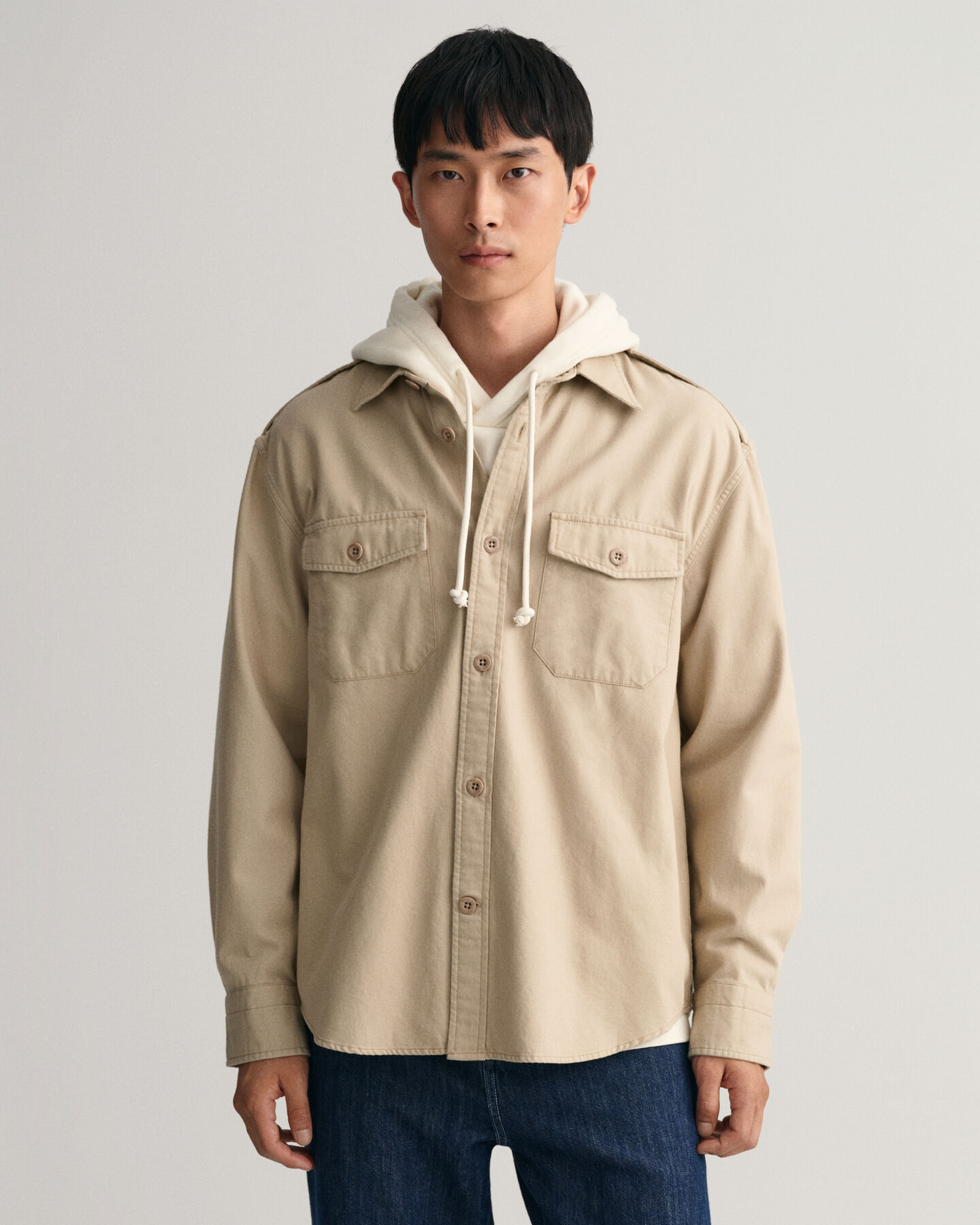 Chemise relaxed fit en serg&eacute; Solid