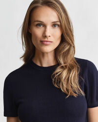 Lichtgewicht trui met ronde hals en korte mouwen