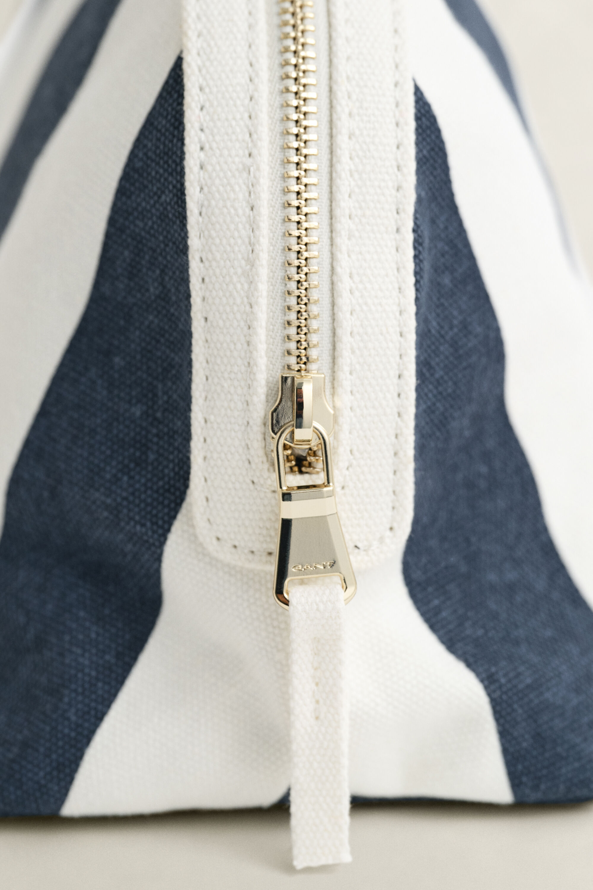 Trousse de toilette en toile