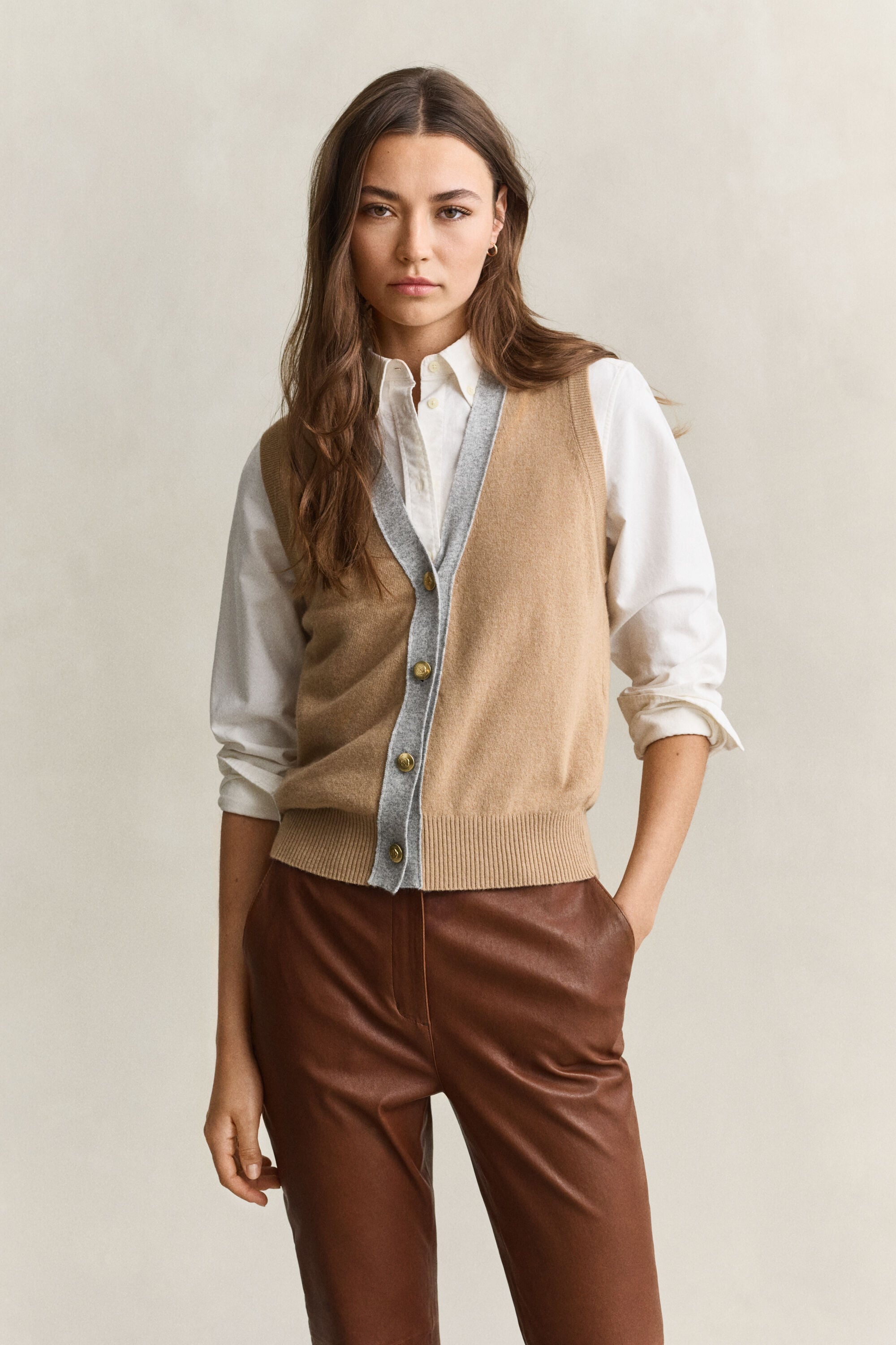 Gebreide spencer met contrasterende details