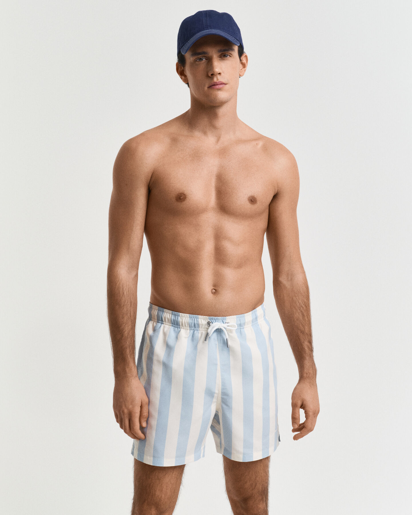 Short de bain à rayures en colour-block